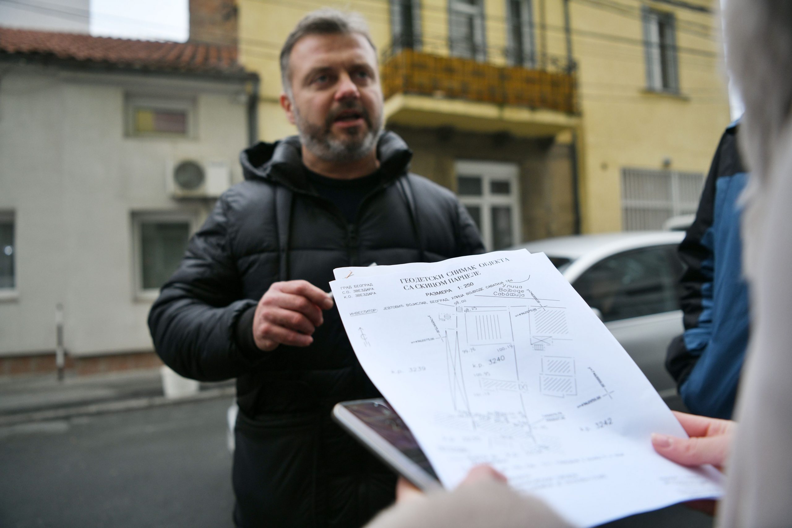 Vojislav Jevtovic, vlasnik parcele na kojoj je izgradjena zgrada, Ulica Vojvode Savatija 16a, gradjevinska mafija, prodaja duplih stanova