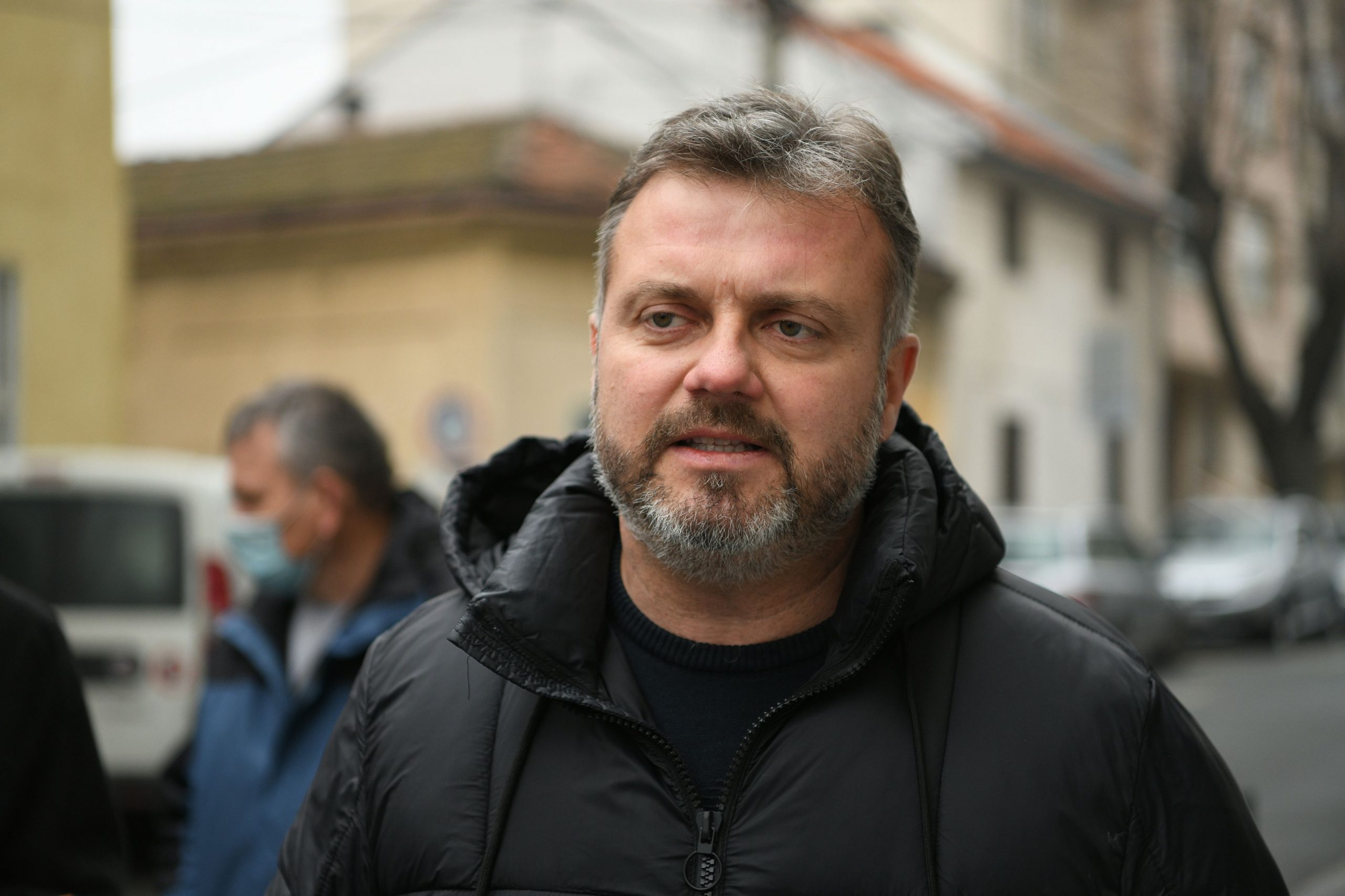 Vojislav Jevtovic, vlasnik parcele na kojoj je izgradjena zgrada, Ulica Vojvode Savatija 16a, gradjevinska mafija, prodaja duplih stanova