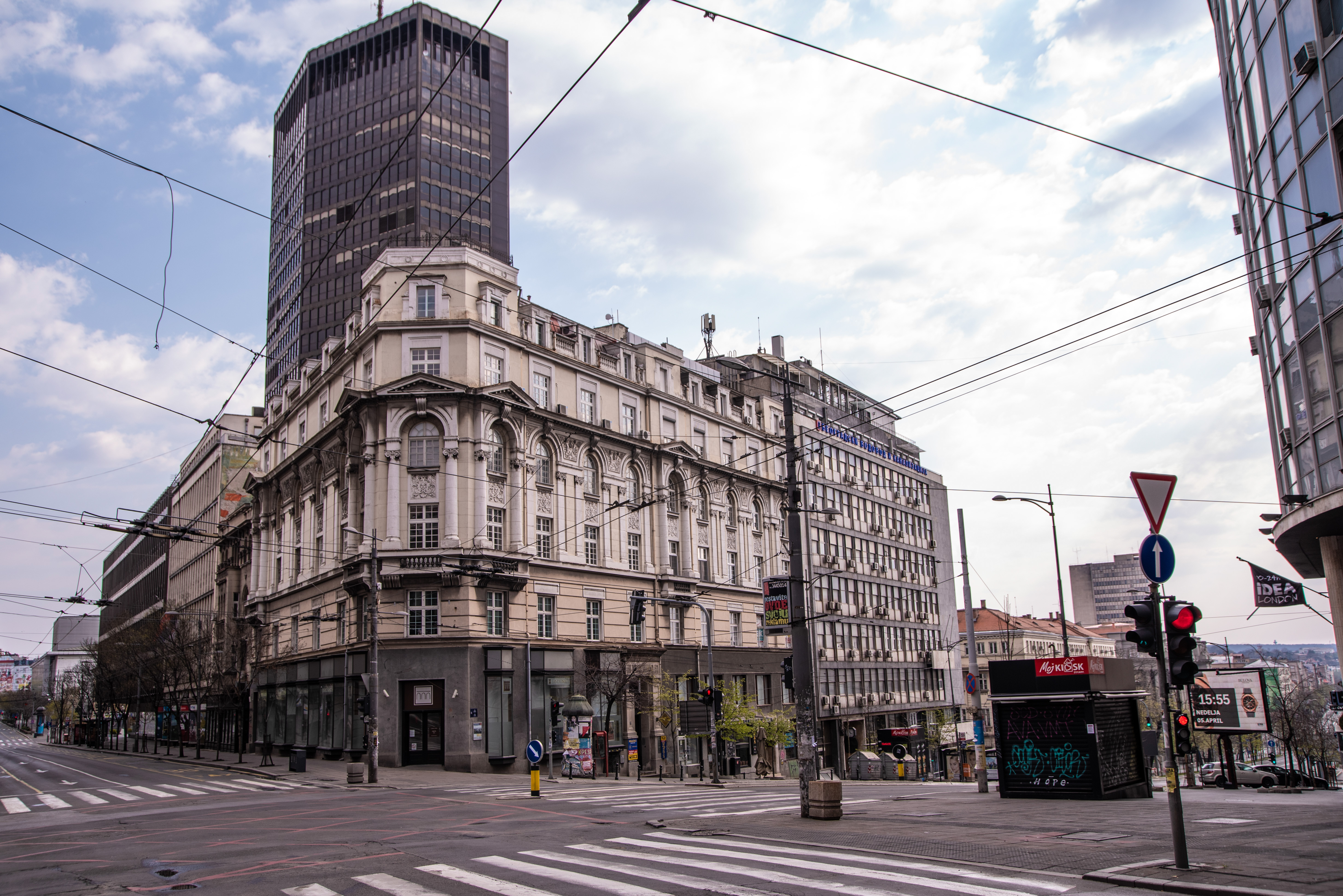 Beograd 05.04.2020. Vanredno stanje, koronavirus, zabrana kretanja 40 sati, vikend, pandemija, zatvoreno, lepo vreme, nema ljudi, sunčan dan, proleće, Beograđanka Foto:Dragan Mujan/Nova.rs