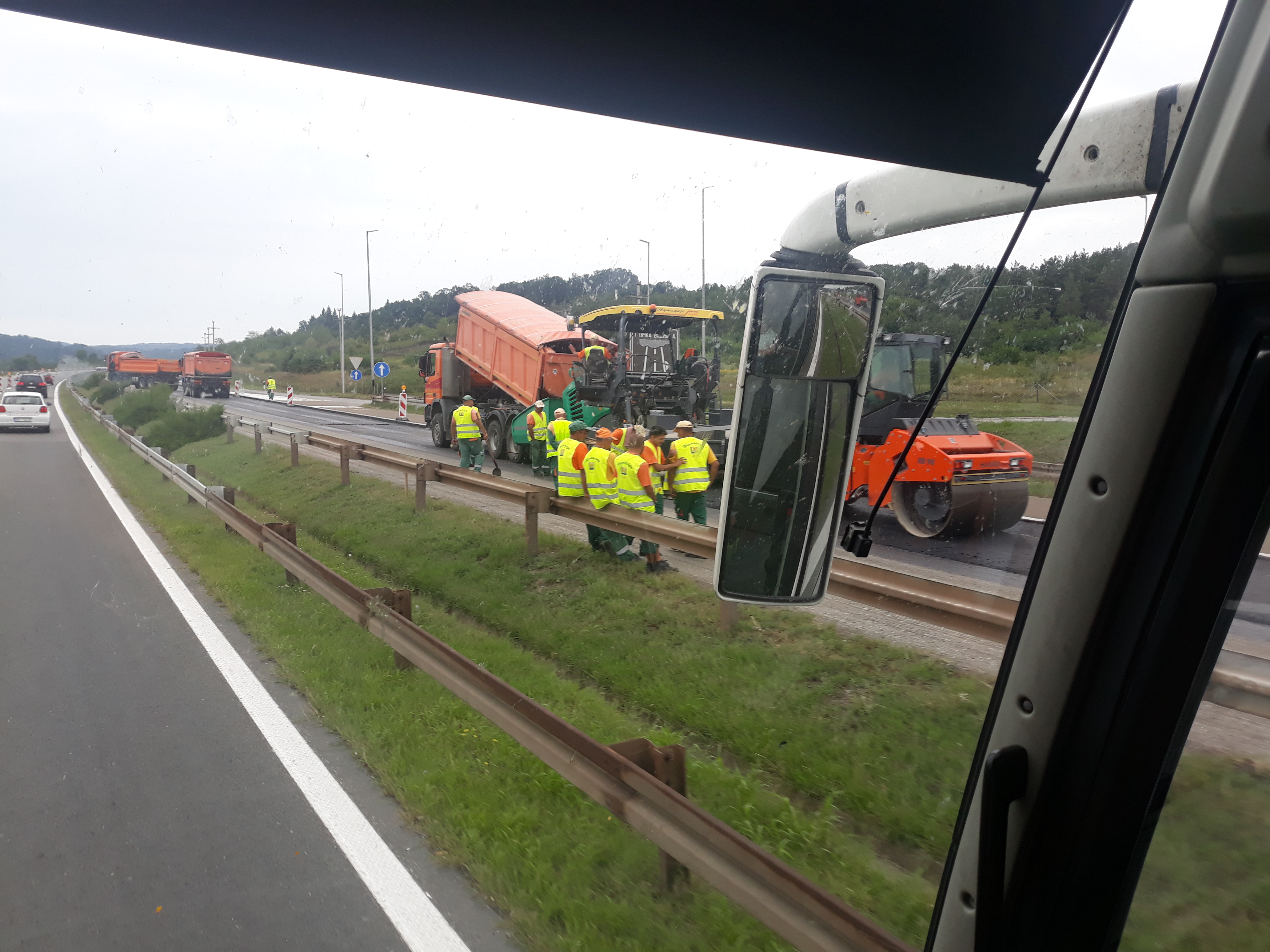Autoput Niš - Beograd, 500 metara od skretanja za Mladenovac prema Beogradu, kolona, gužva, radovi od Vrčina do Malog Požarevca, radovi na putu, signalizacija, putari Foto: Marko Radonjić/Nova.rs