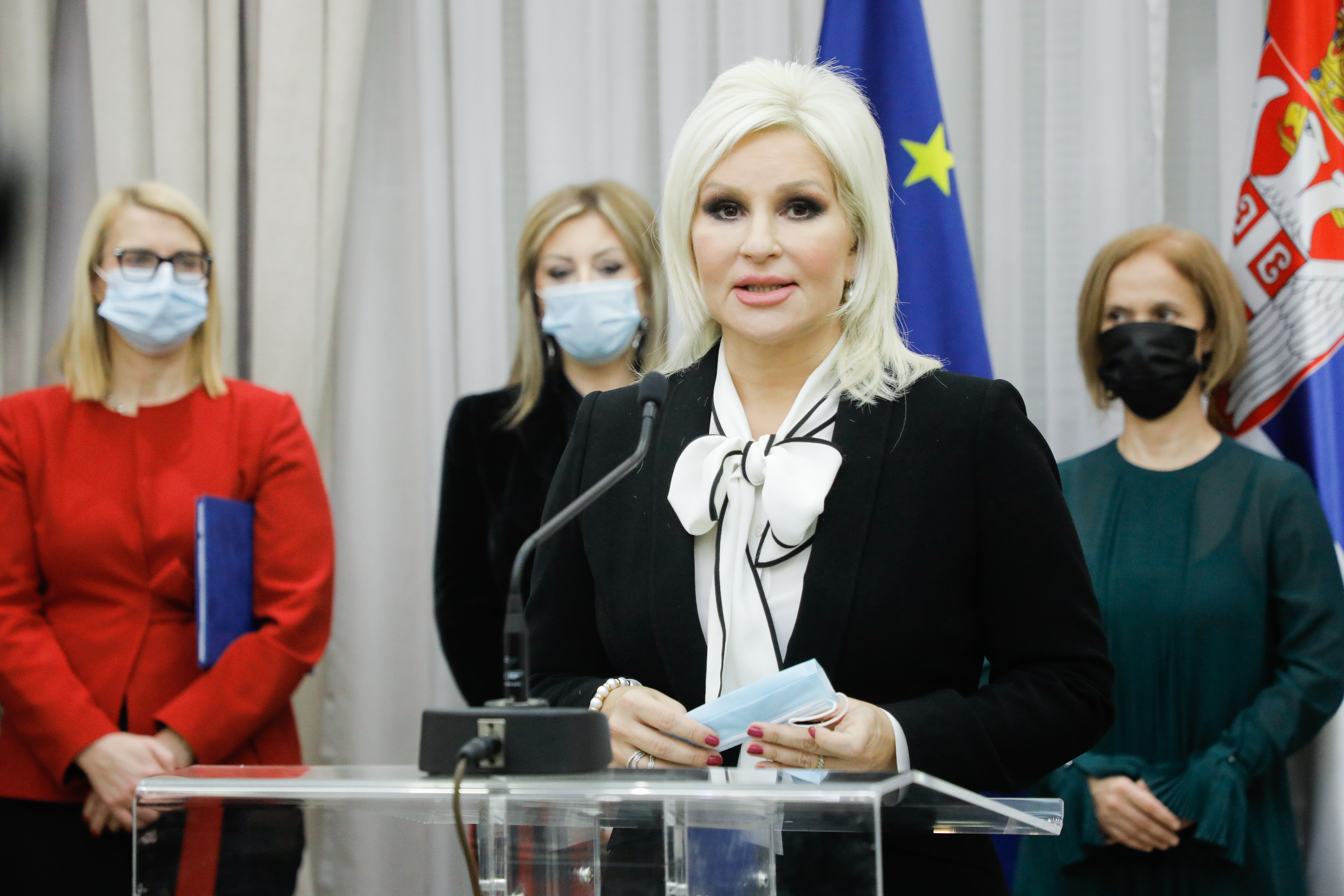 Beograd, 15. decembra 2020 - Ministarka rudarstva i energetike Zorana Mihajlovic je svecano urucila godisnja prizanja za unapredjenje rodne ravnopravnosti na lokalnom nivou. TANJUG/ MRE/ ZORAN PETROVIC/ mn