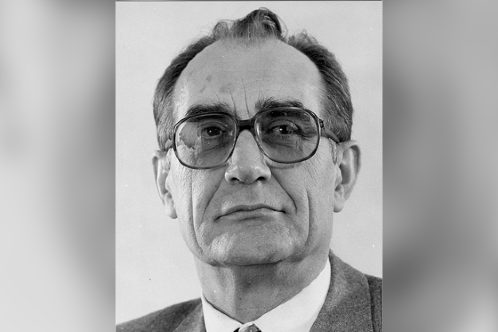 DRUŠTVO/KULTURA - dopisni član Srpska akademija nauka i umetnosti (SANU) Miroslav Simić preminuo je u 96. godini u Milton Kvinsu, Velika Britanija