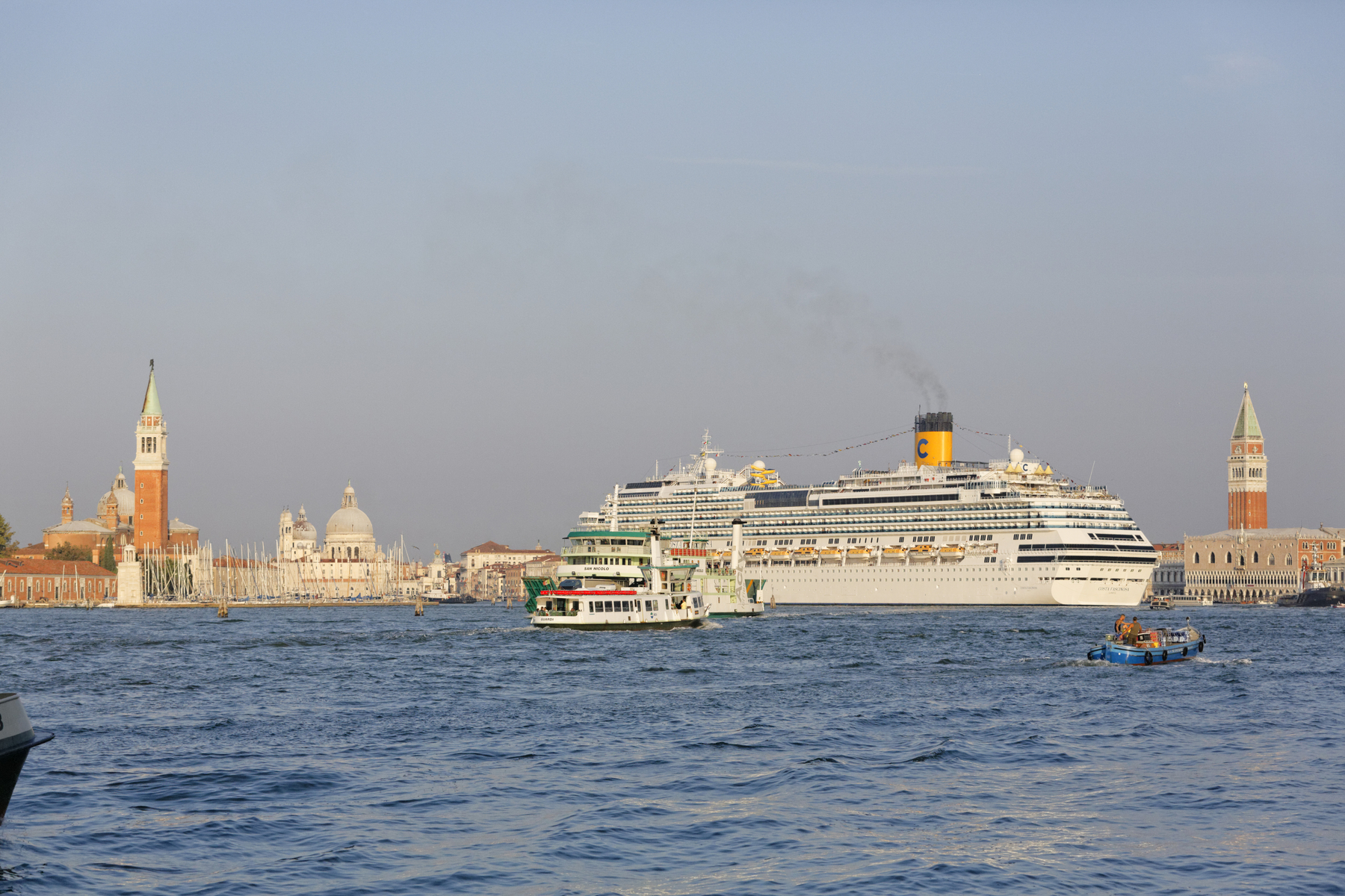 Cruise ship, Venice, Veneto, Italy,Image: 215429873, License: Rights-managed, Restrictions: , Model Release: no, Credit line: Christian GUY / imageBROKER / Profimedia
