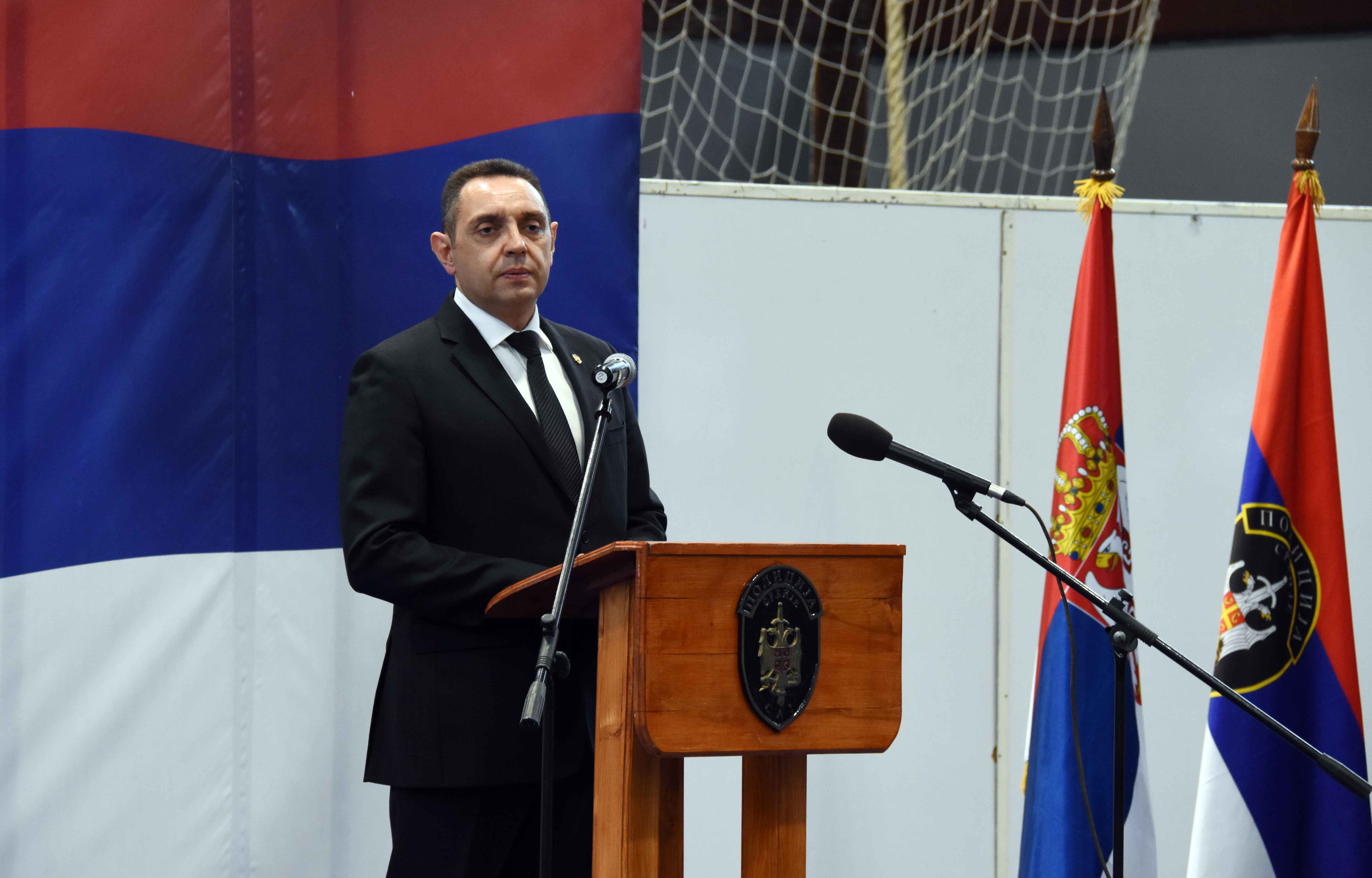 MUP-SAOPSTENJE-MINISTAR VULIN-DAN SAJ-a