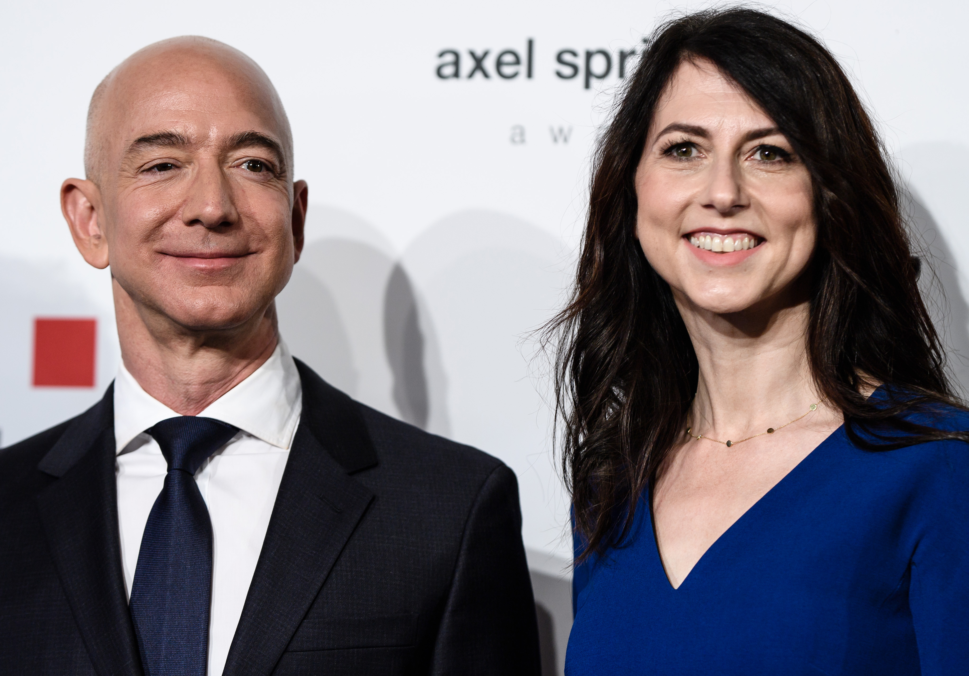 Jeff Bezos files for divorce