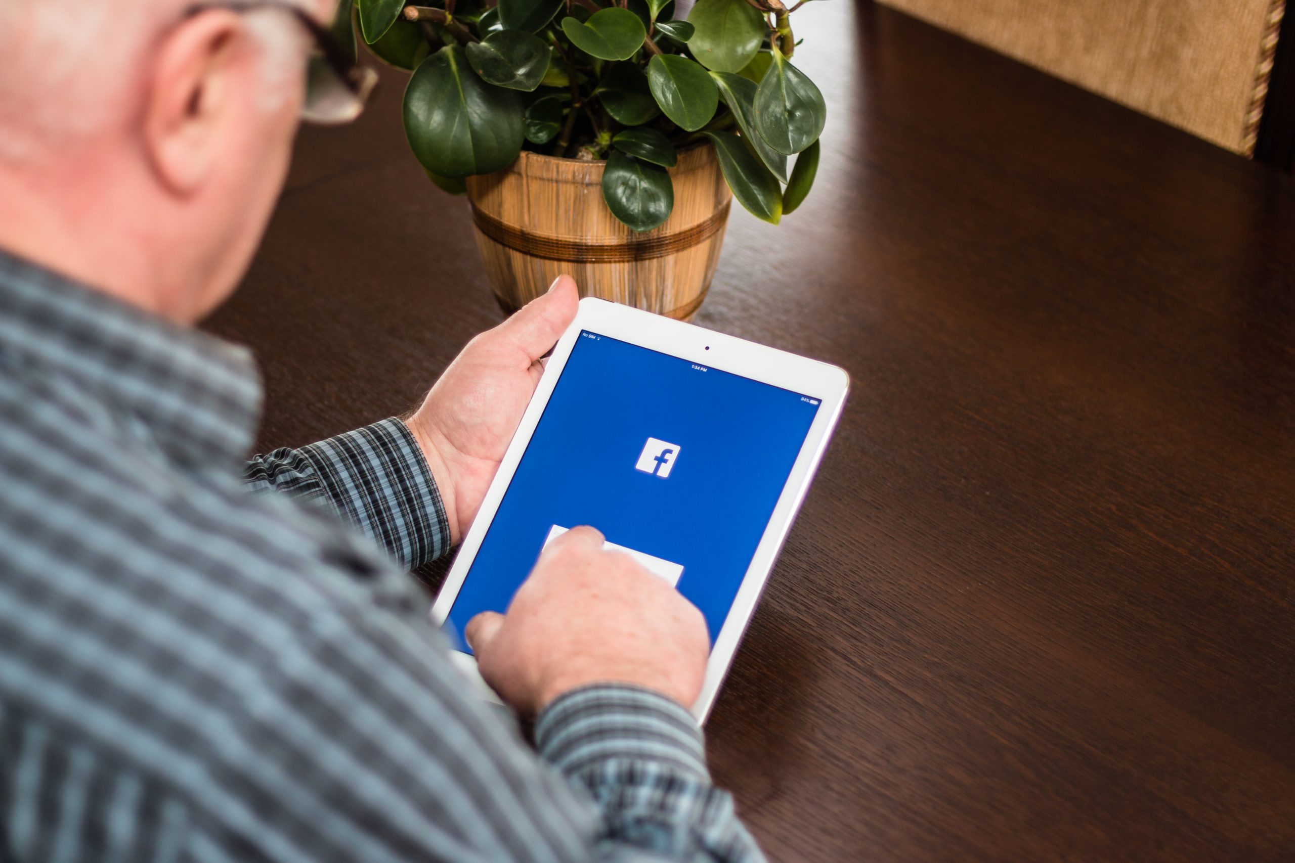 Banka, Poštanska štedionica, prevara, ilustracija Foto: Shutterstock/AlesiaKan