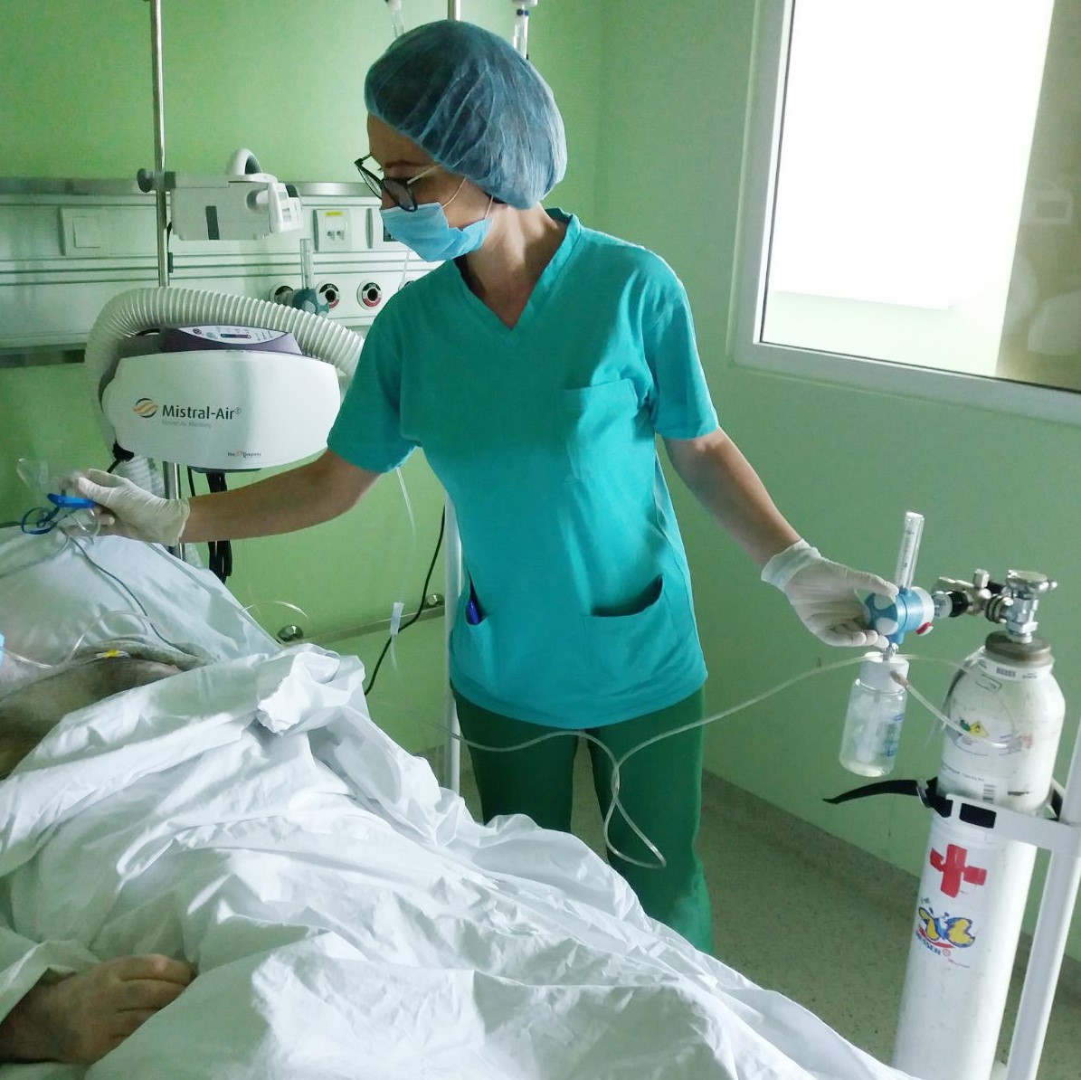 Osoblje Zdravstvenog centra Vranje sa novom medicinskom opremom. Foto: Mozzart/Promo