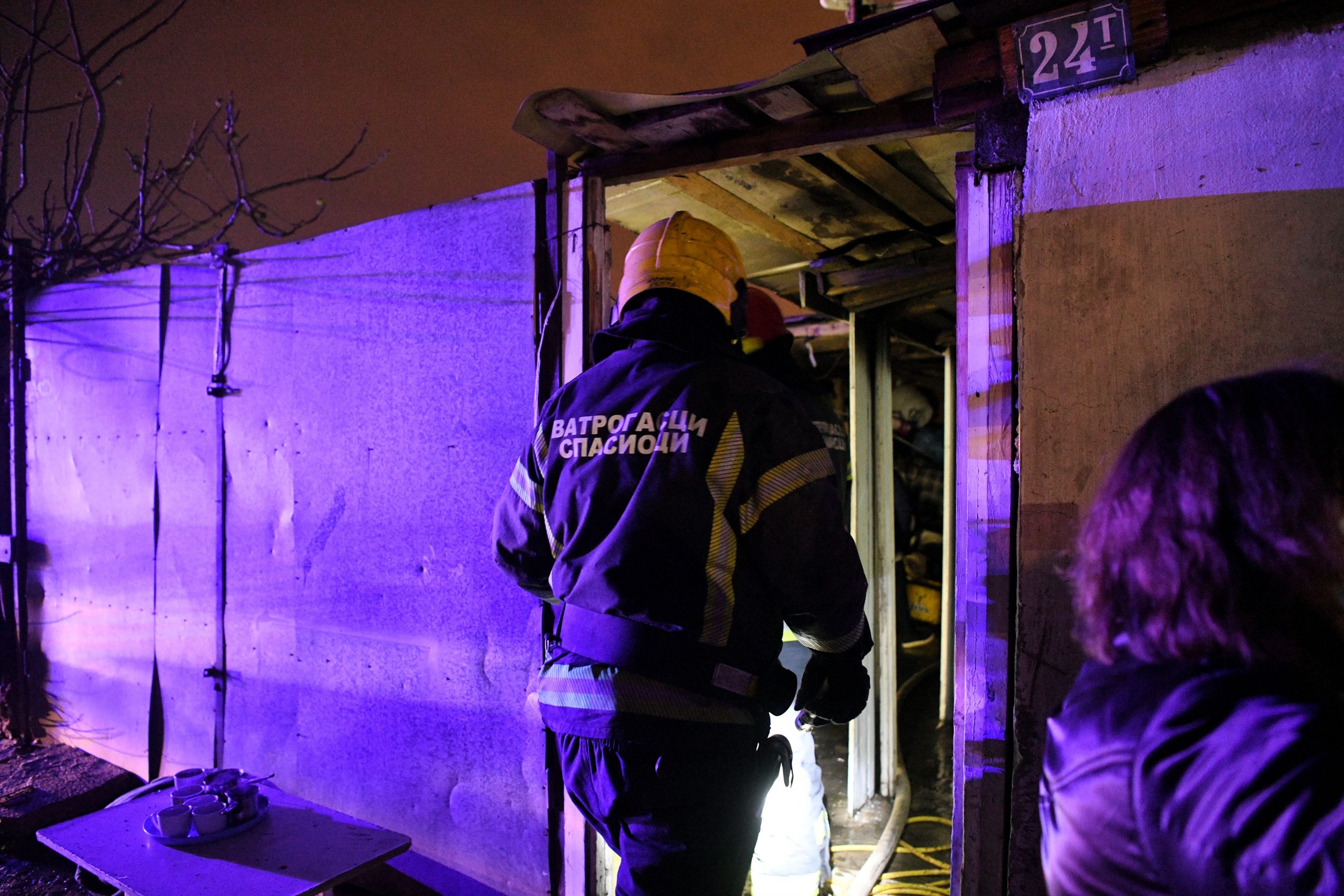 Beograd 22. decambar 2020. Romsko naselje kod Pancevackog mosta, pozar Ulica Vuka Vracevica vatrogasci  Foto:Filip Krainčanić/Nova.rs