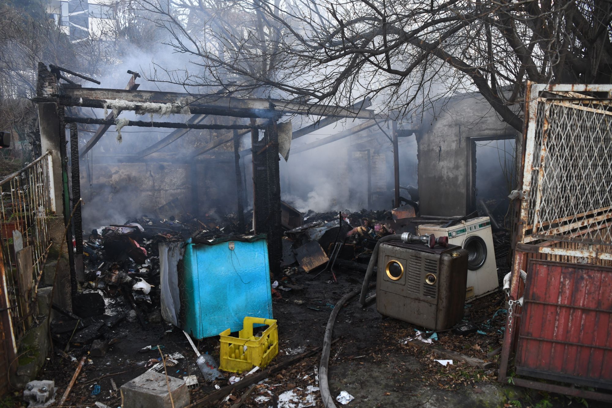Beograd, 23.12.2020. Kod Sajma, izgorela kuća, požar, zgarište Foto: Goran Srdanov/Nova.rs