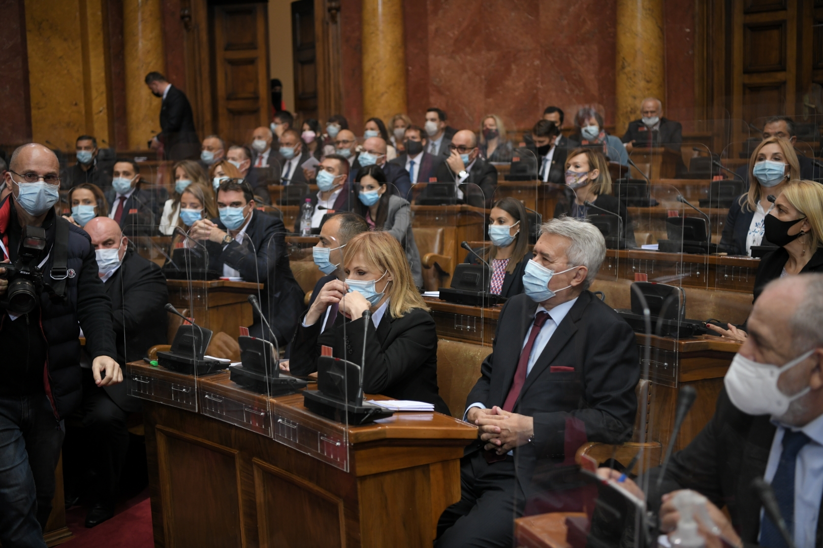 Beograd 28.10.2020. Skupština Srbije, poslanici, početak sednice, poslaničke klupe Foto: Dragan Mujan/Nova.rs