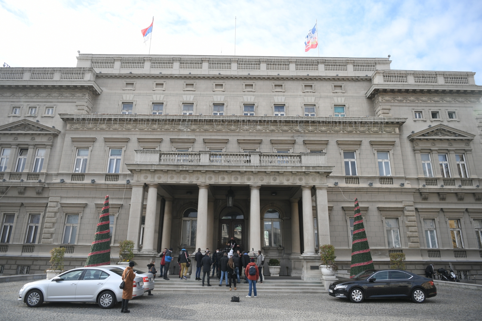 Beograd 21.12.2020. Inicijativa 1 od 5 miliona, jelka napravaljena od smeća, đubreta, djubreta, smeće, đubre, djubre, Skupština grada Foto: Dragan Mujan/Nova.rs