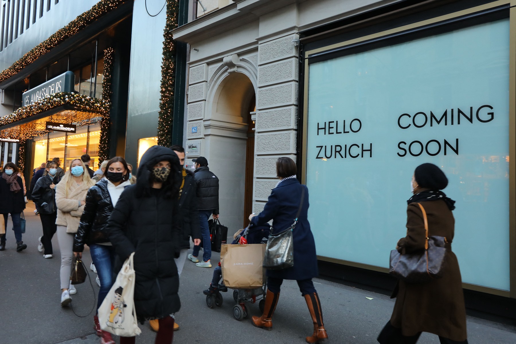 švajcarska korona, Christmas shopping time during Covid-19 pandemic - Zurich