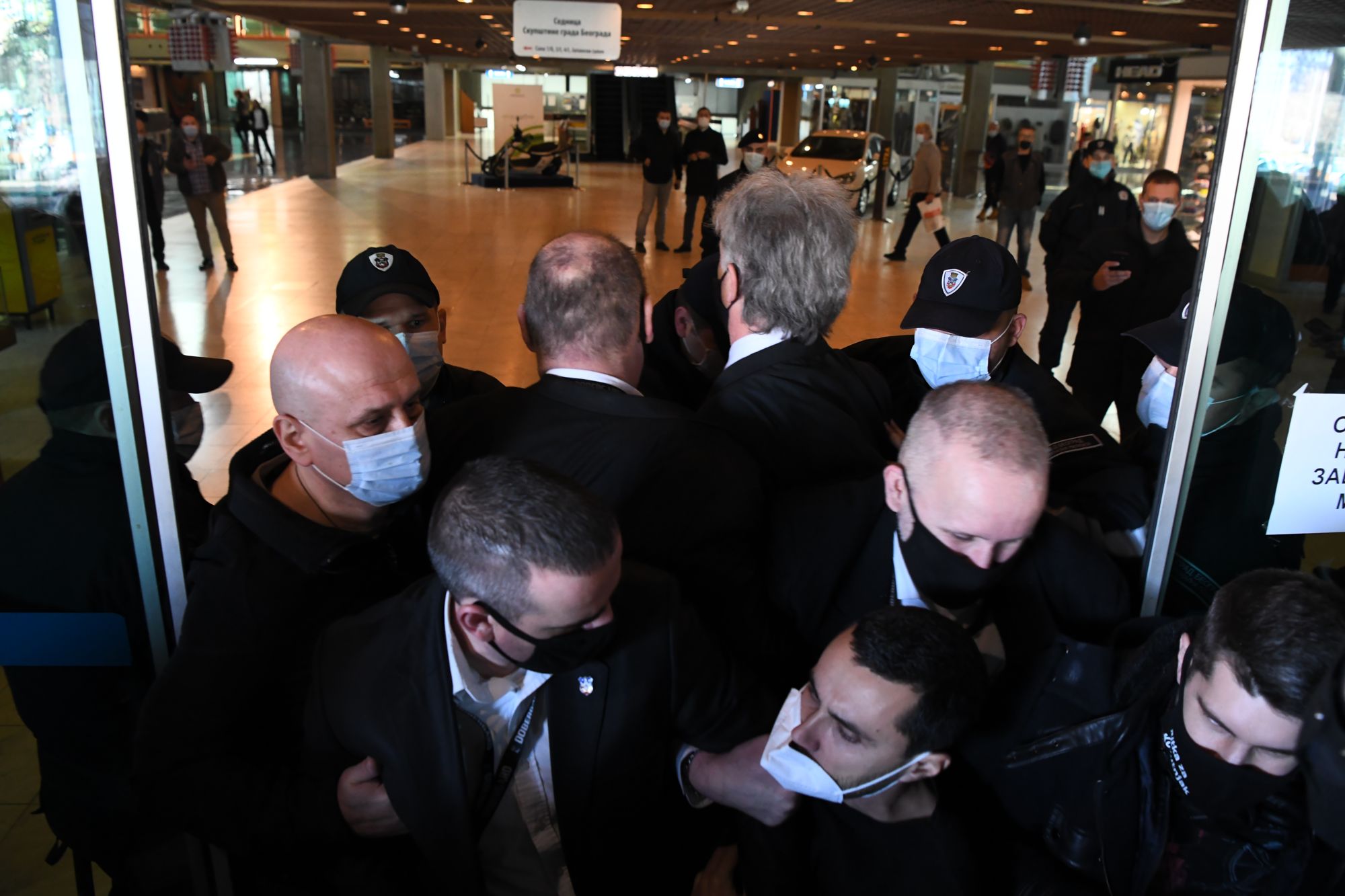 Beograd 29.12.2020. Grupa građana, grupa gradjana Bitka za Košutnjak, protest, sednica Skupštine Grada, Makiško polje, Makiš, izgradnja Foto: Goran Srdanov/Nova.rs