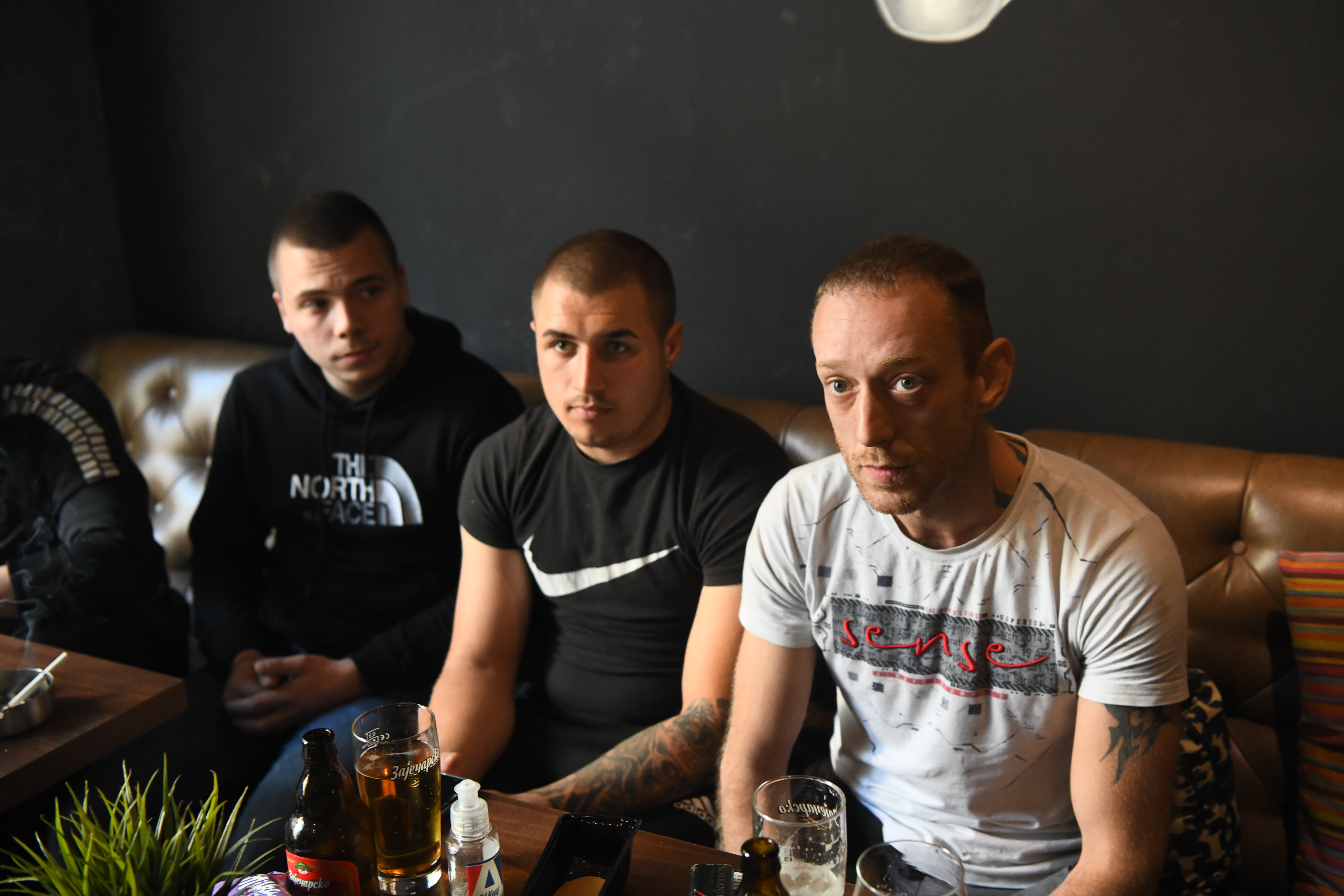 27.10.2020 Momci koji su spasavali devojcicu iz pozara, požar na dorcolu Danas oko 13 časova izbio je požar u stambenoj zgradi na Dorćolu, u Ulici Visokog Stevana,