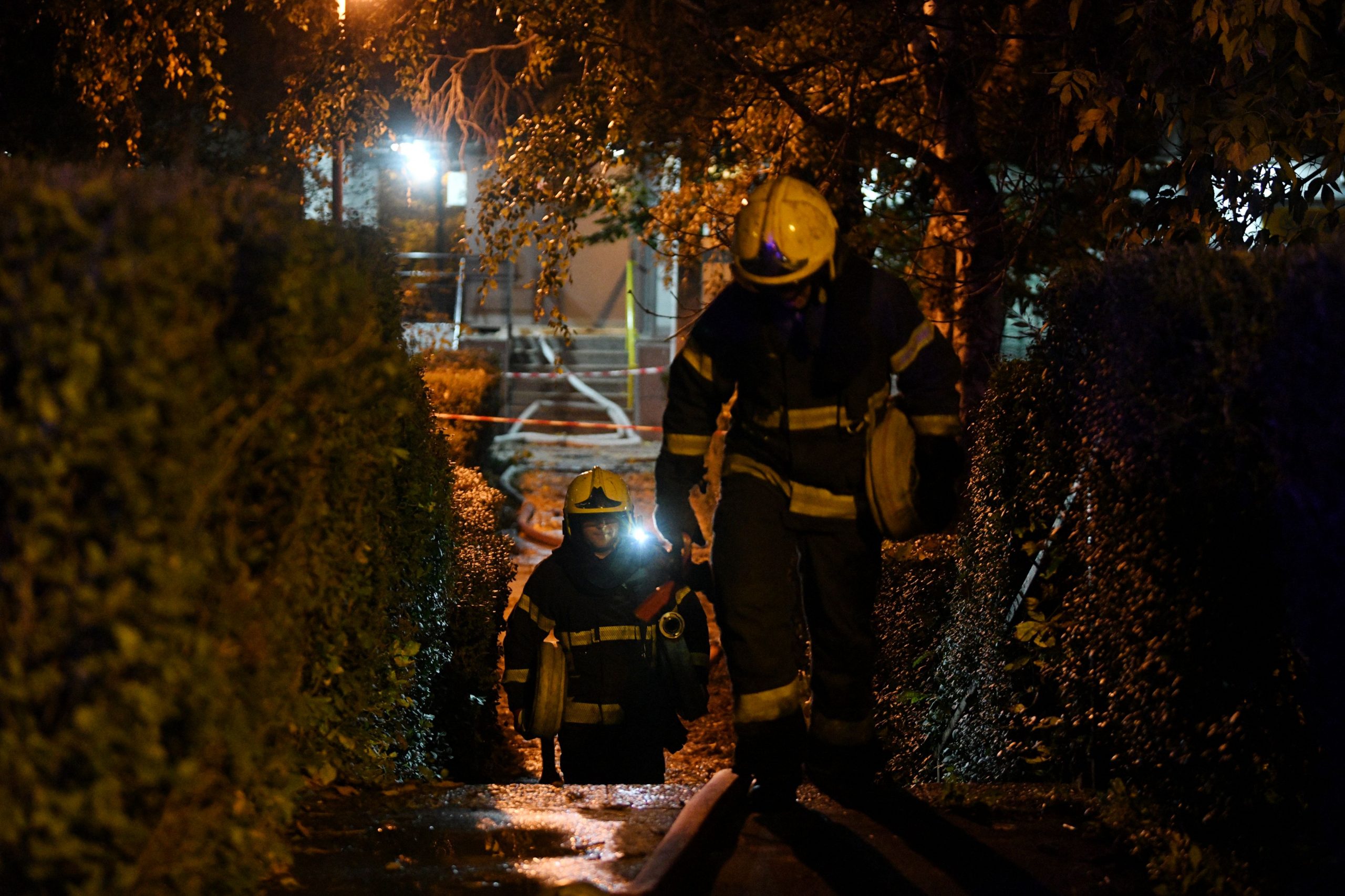 Beograd 27.10.2020 Dorćol, požar, požar na dorcolu Danas oko 13 časova izbio je požar u stambenoj zgradi na Dorćolu, u Ulici Visokog Stevana, Vatrogasci, hronika, pozar, intervencija Foto: Filip Krainčanić/Nova.rs