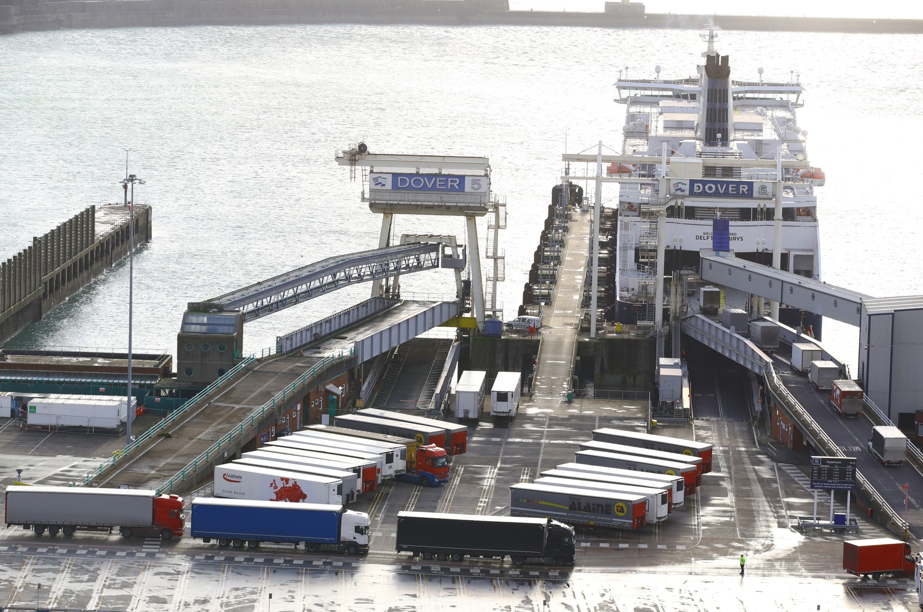 Kamiondžije Dover trajekt, Coronavirus - Thu Dec 24, 2020