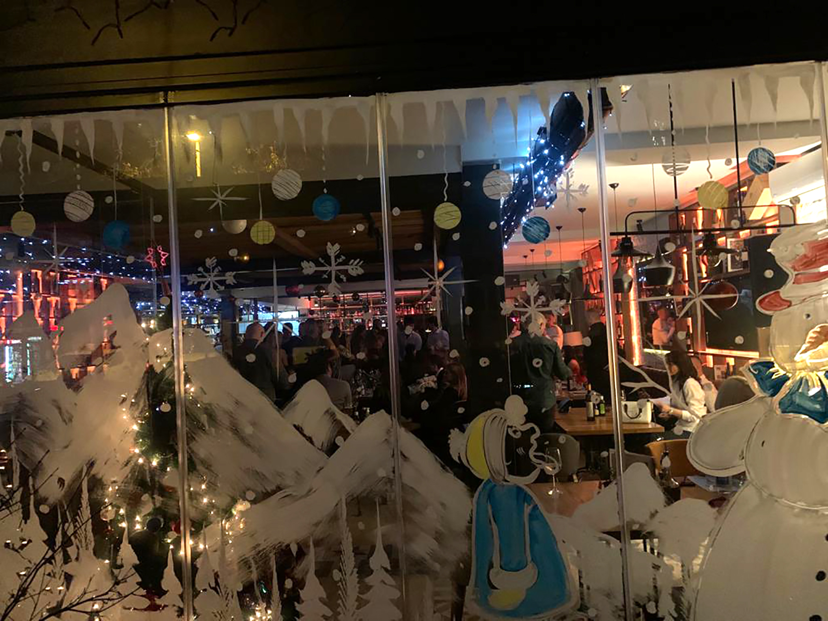 Beograd 31.12.2020. Nova godina, kafić, doček Foto: Nova.rs