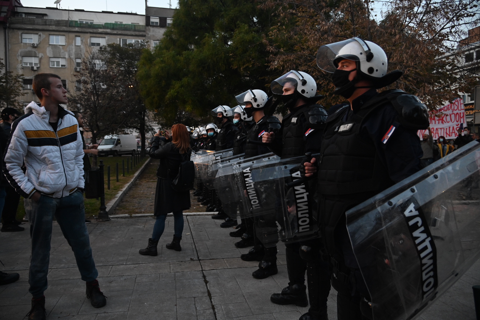 Nacisti park kod Ekonomskog fakulteta, ciste park od migranata