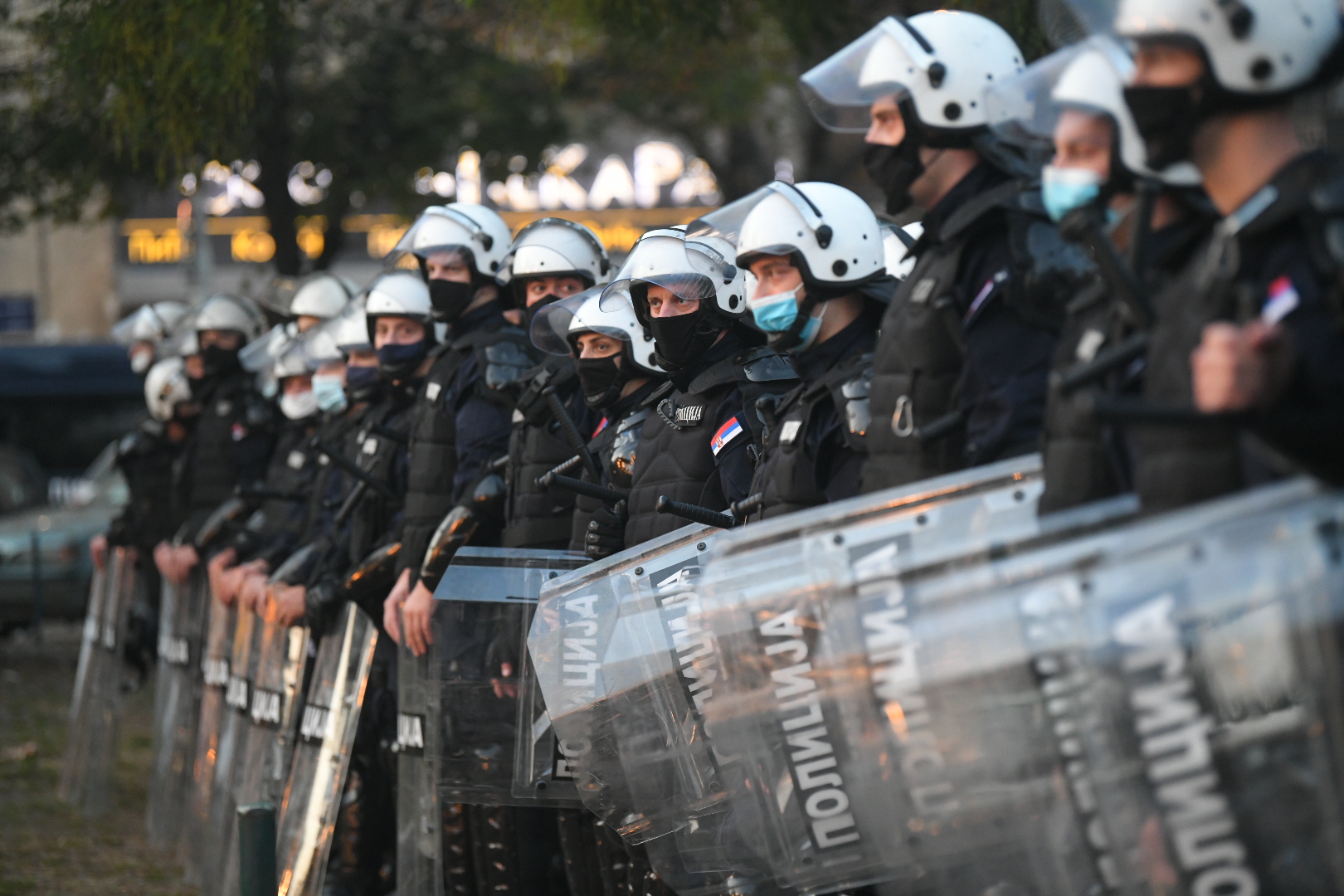 Beograd 25.10.2020. Park kod Ekonomskog fakulteta, Narodna patrola, skup protiv migranata, čišćenje parka od migranata, policija, skup, okupljanje Foto: Nemanja Jovanović/Nova.rs