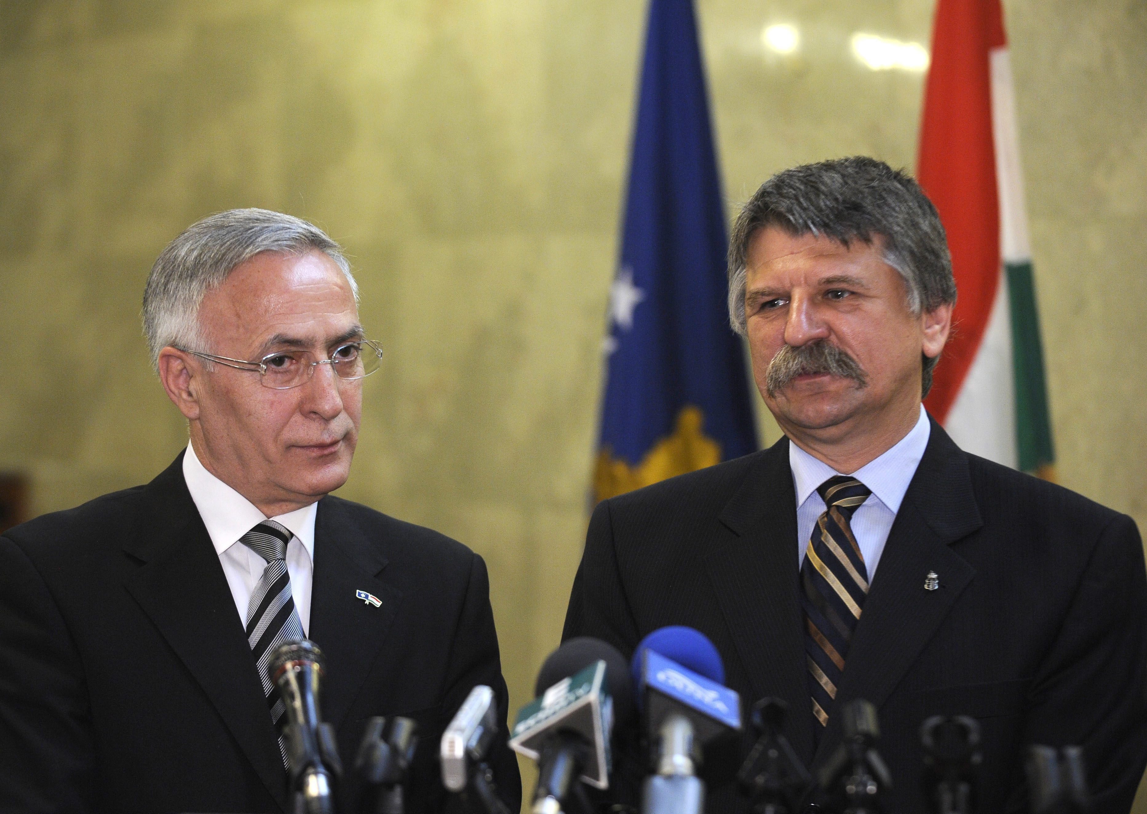 Speaker of the Hungarian Parliament Laszlo Koever (R)  and visiting Speaker of the Assembly of Kosovo Jakup Krasniqi held a joint press conference