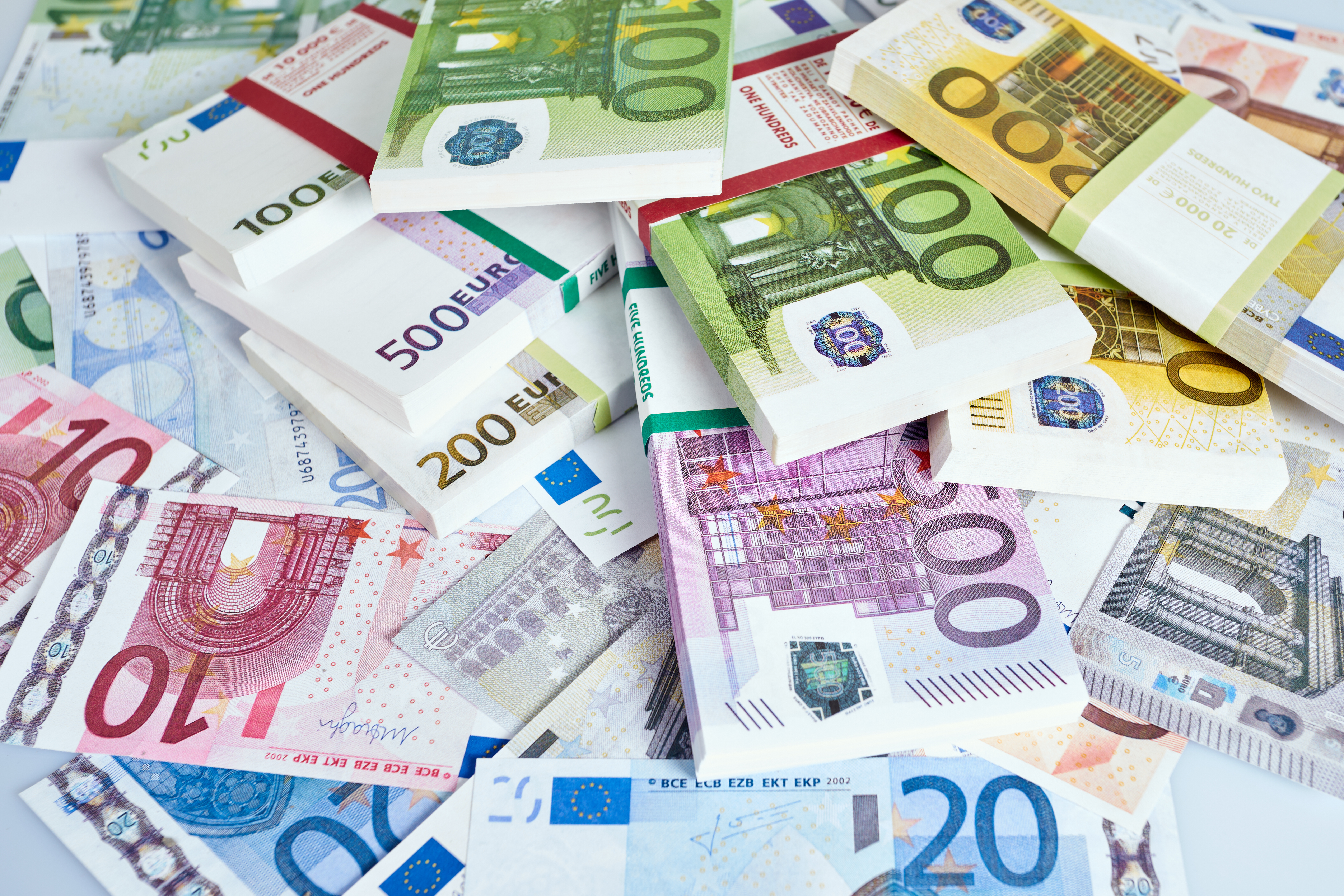 Kredit, pare, novac, euro, mmf, ilustracija Foto: Shutterstock
