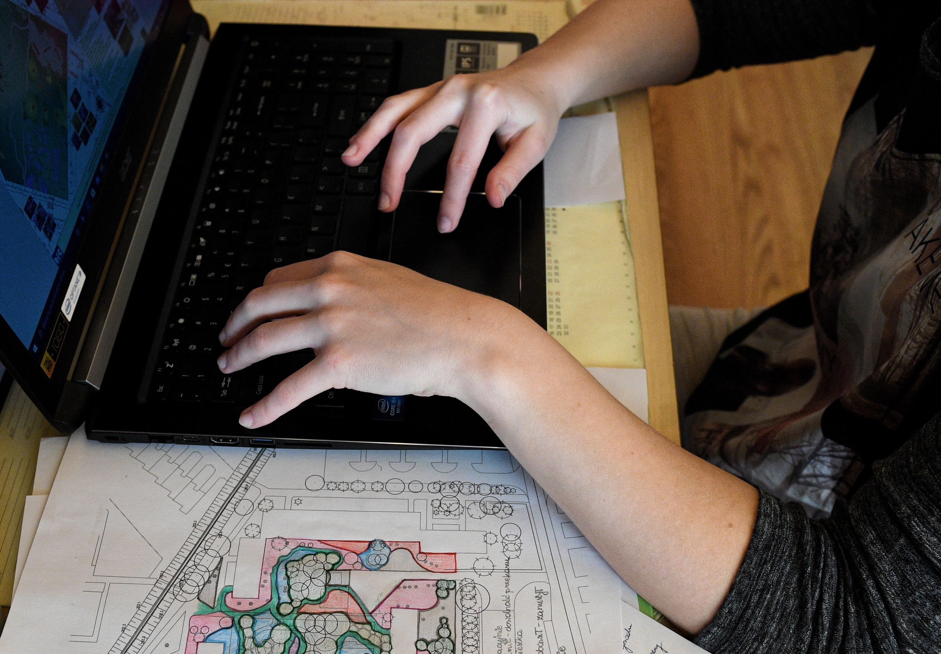 Onlajn učenje škola