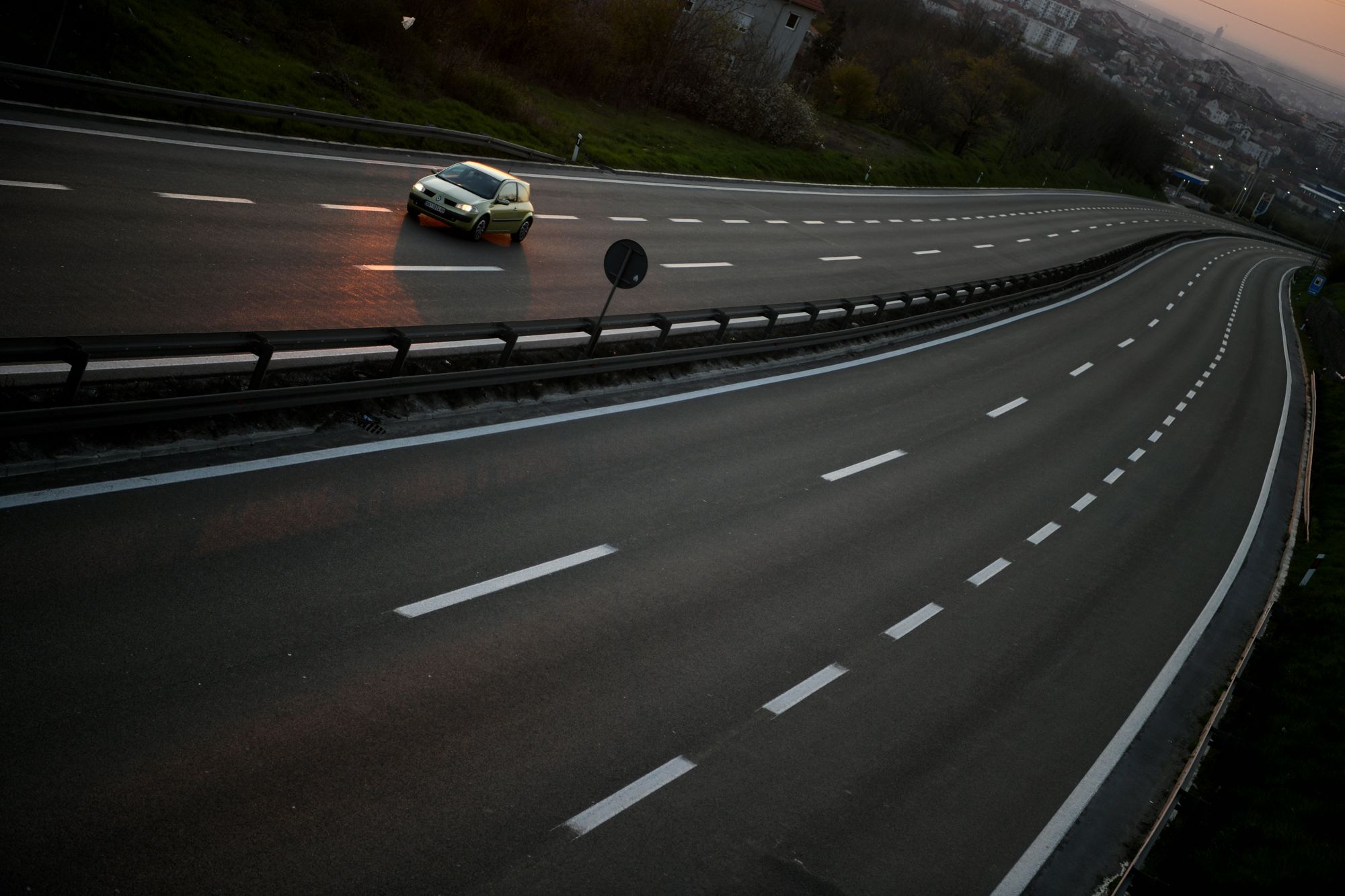 Beograd 08.04.2020. Autoput, auto-put, prazan autoput, vanredno stanje, policijski čas, koronavirus Foto: Filip Krainčanić/Nova.rs