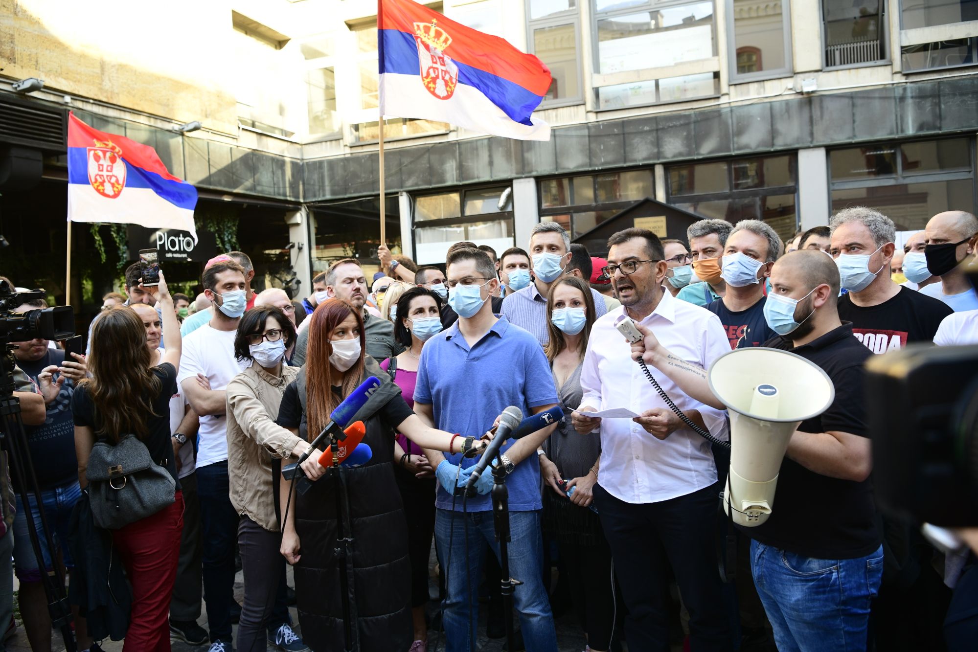 Beograd, 08.07.2020. Filozofski fakultet, protest, Đilas, Jeremić, Veselinović; Lutovac, Obradović Foto: Goran Srdanov/Nova.rs