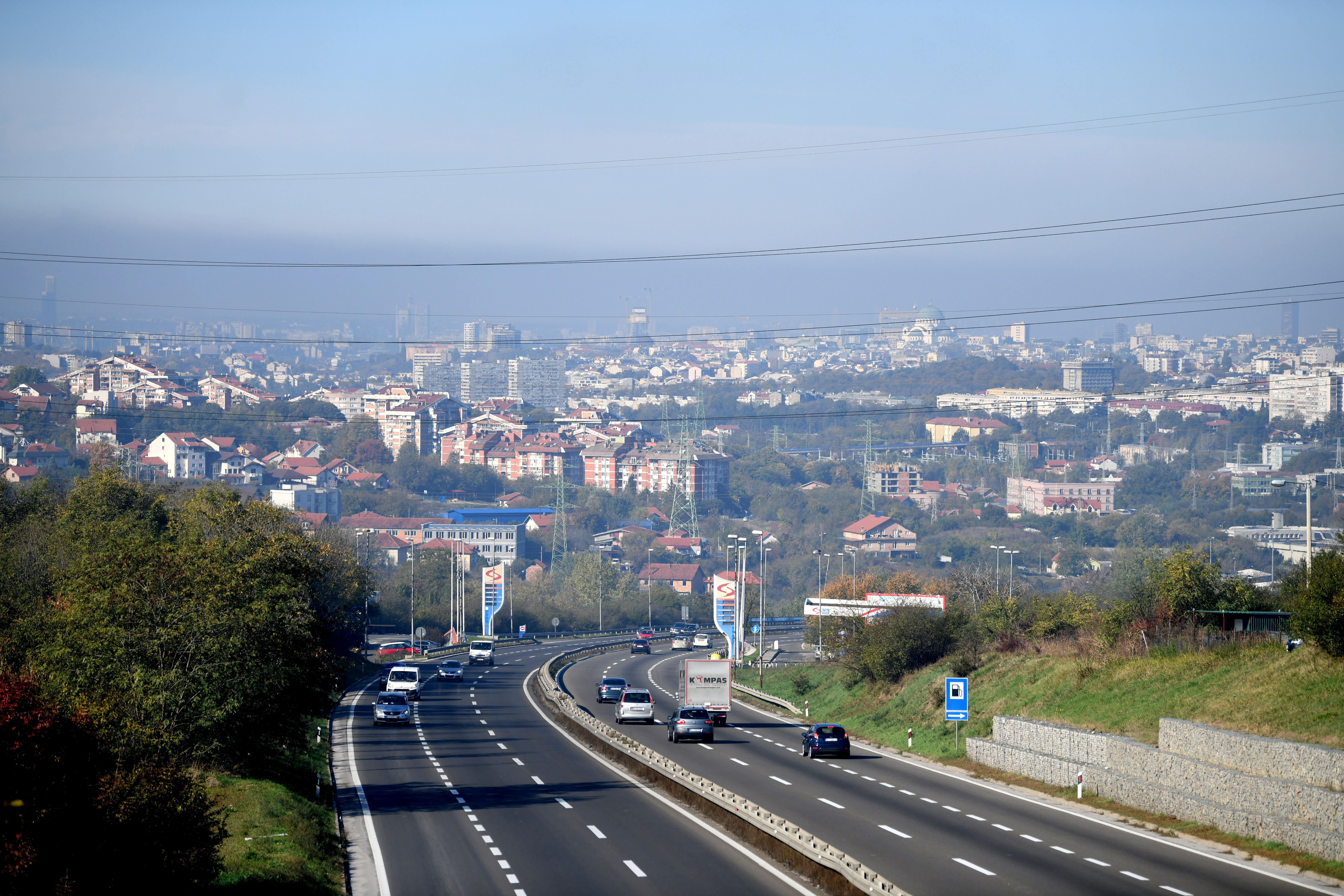 BEOGRAD 01.11.2020 Zagadjenje, Avala, Beograd, panorama grada, selo, magla, oblaci foto:Vesna Lalić/Nova.rs