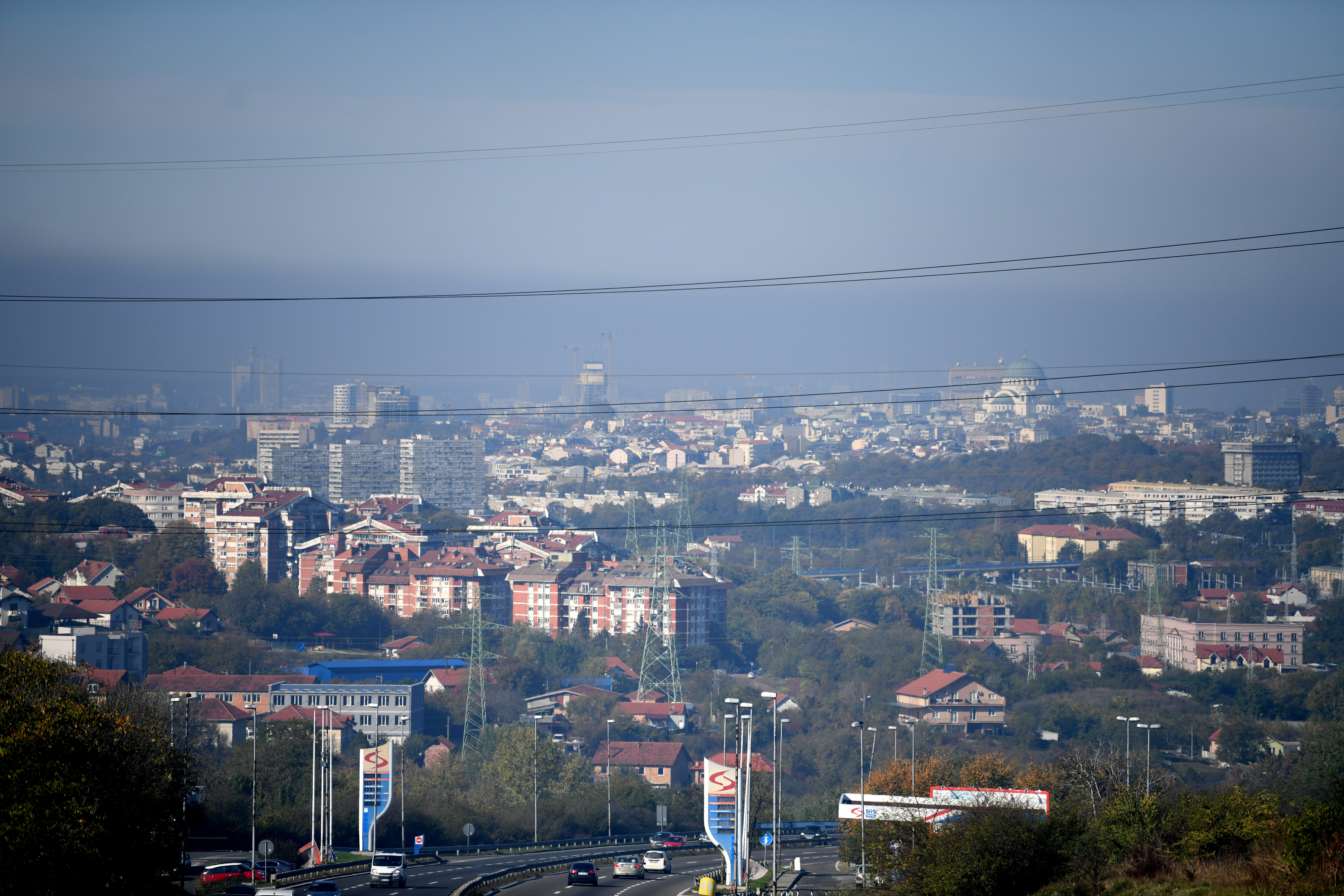BEOGRAD 01.11.2020 Zagadjenje, Avala, Beograd, panorama grada, selo, magla, oblaci foto:Vesna Lalić/Nova.rs