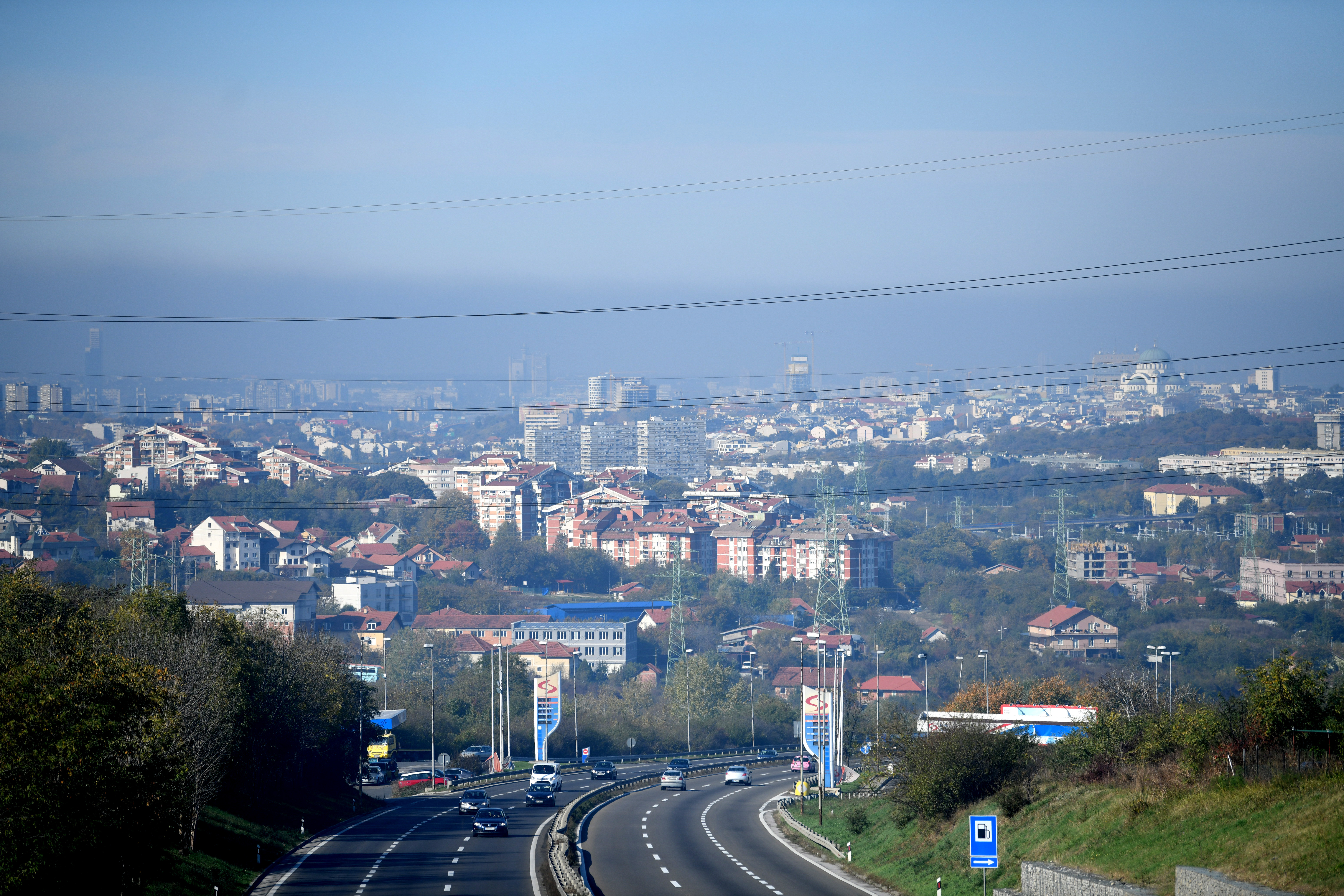 BEOGRAD 01.11.2020 Zagadjenje, Avala, Beograd, panorama grada, selo, magla, oblaci foto:Vesna Lalić/Nova.rs