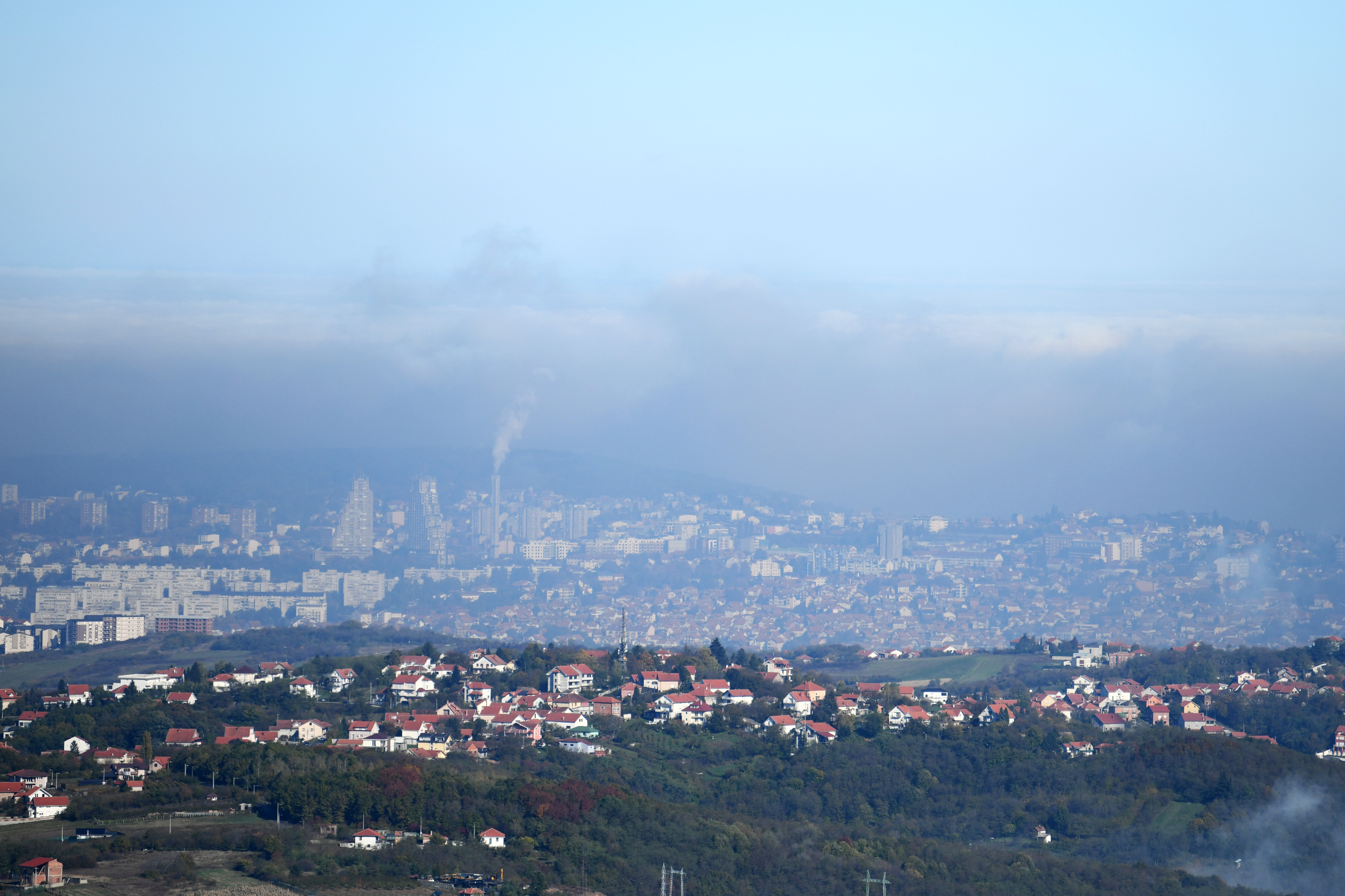 BEOGRAD 01.11.2020 Zagadjenje, Avala, Beograd, panorama grada, selo, magla, oblaci foto:Vesna Lalić/Nova.rs