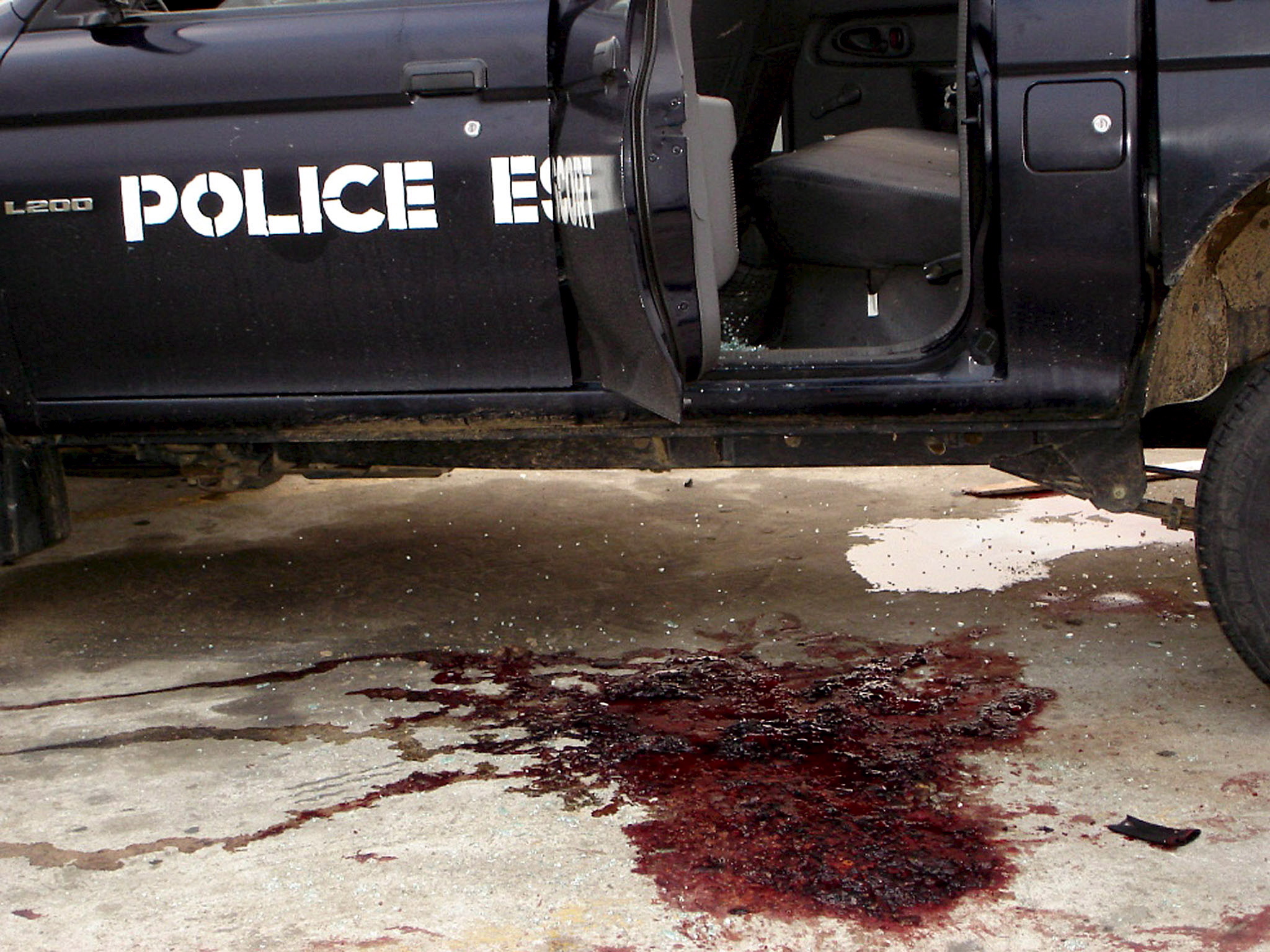 Man-hunt launched for attackers of Italian oil company Agip offices