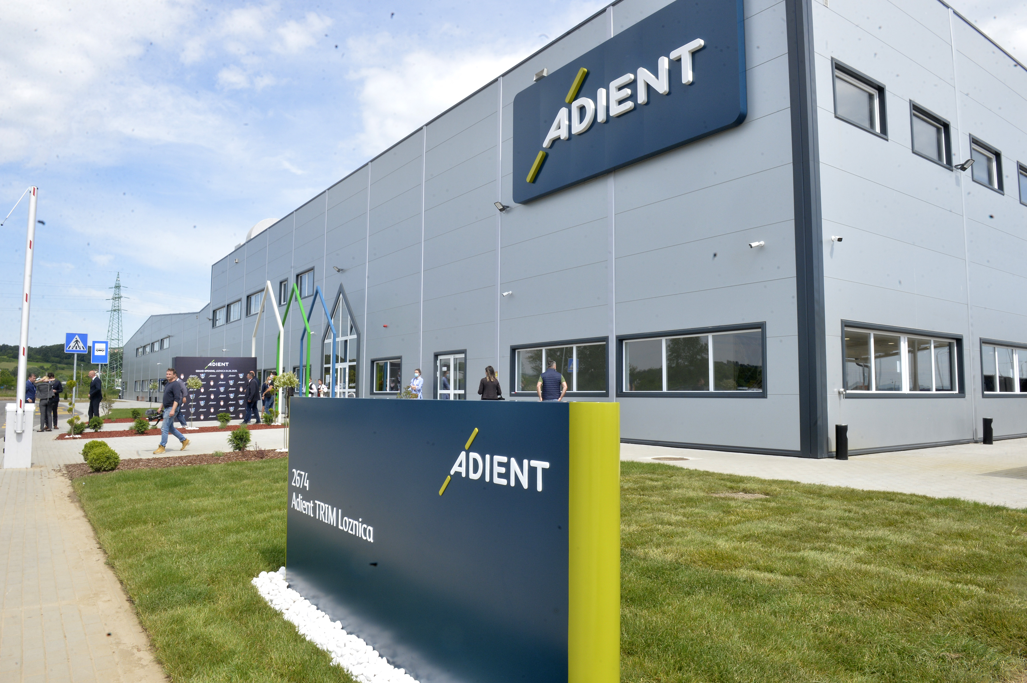Loznica, 4. juna 2020.- Fabrika Adient. Predsednik Srbije Aleksandar Vucic svecano ce danas otvoriti fabriku "Adient". FOTO TANJUG/ RADE PRELIC/ nr