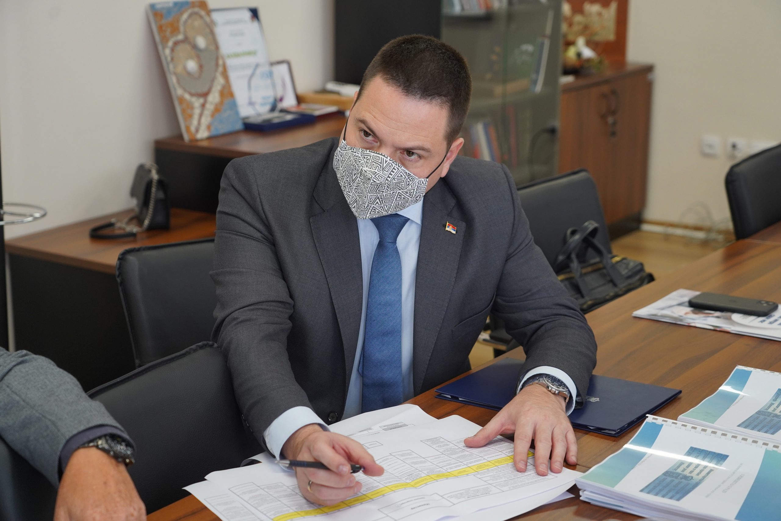 Beograd, 29. oktobra 2020. - Branko Ruzic preuzeo je danas duznost ministra prosvete, nauke i tehnoloskog razvoja od dosadassnjeg ministra Mladena Sarccevica. FOTO TANJUG / DRAGAN KUJUNDZIC / an