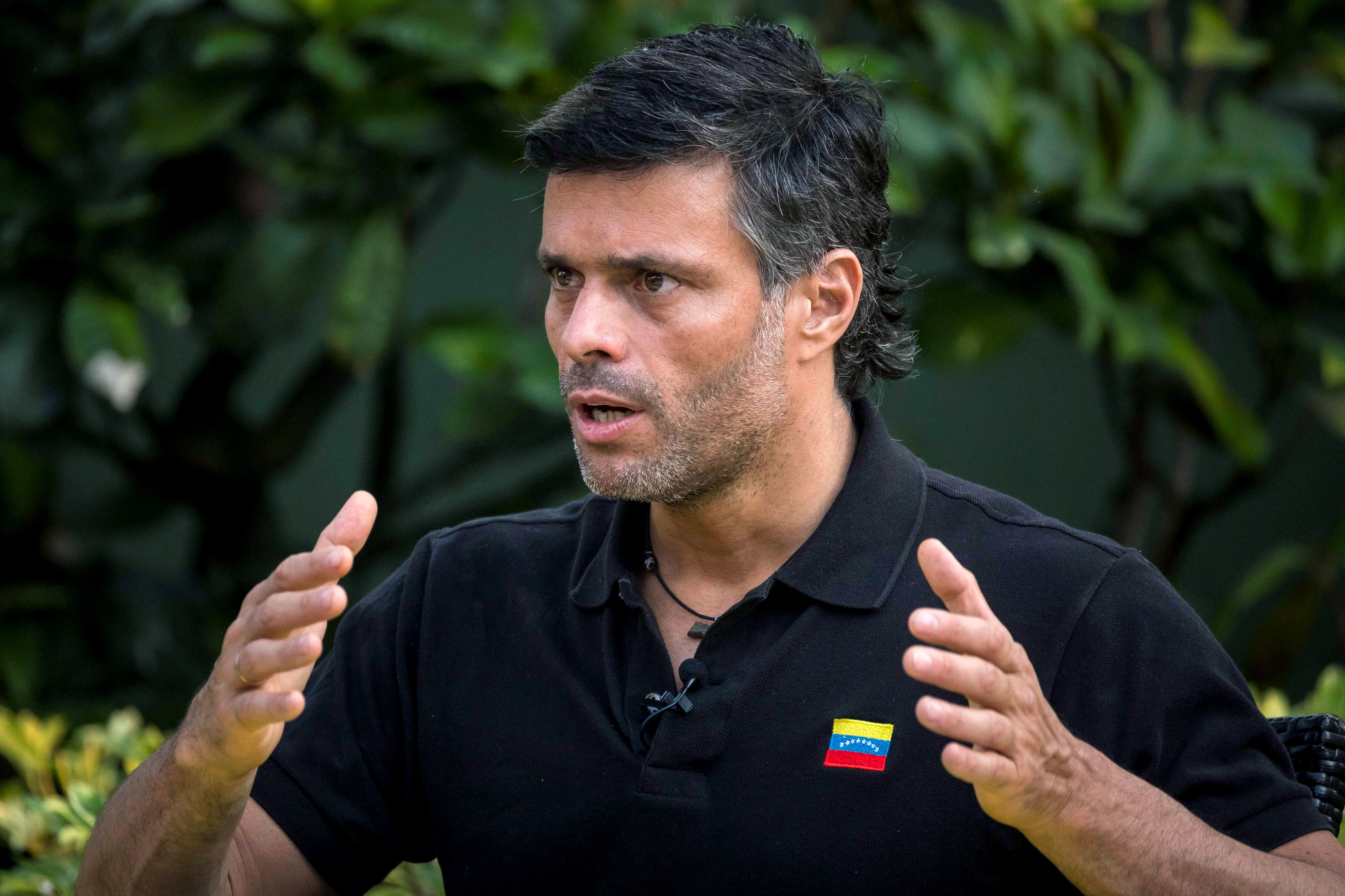 epa07543529 Venezuelan opposition leader Leopoldo Lopez speaks to the media in Caracas, Venezuela, 02 May 2019. Lopez said today that ruling Nicolas Maduro had lost the confidence of his military command.  EPA-EFE/MIGUEL GUTIERREZ