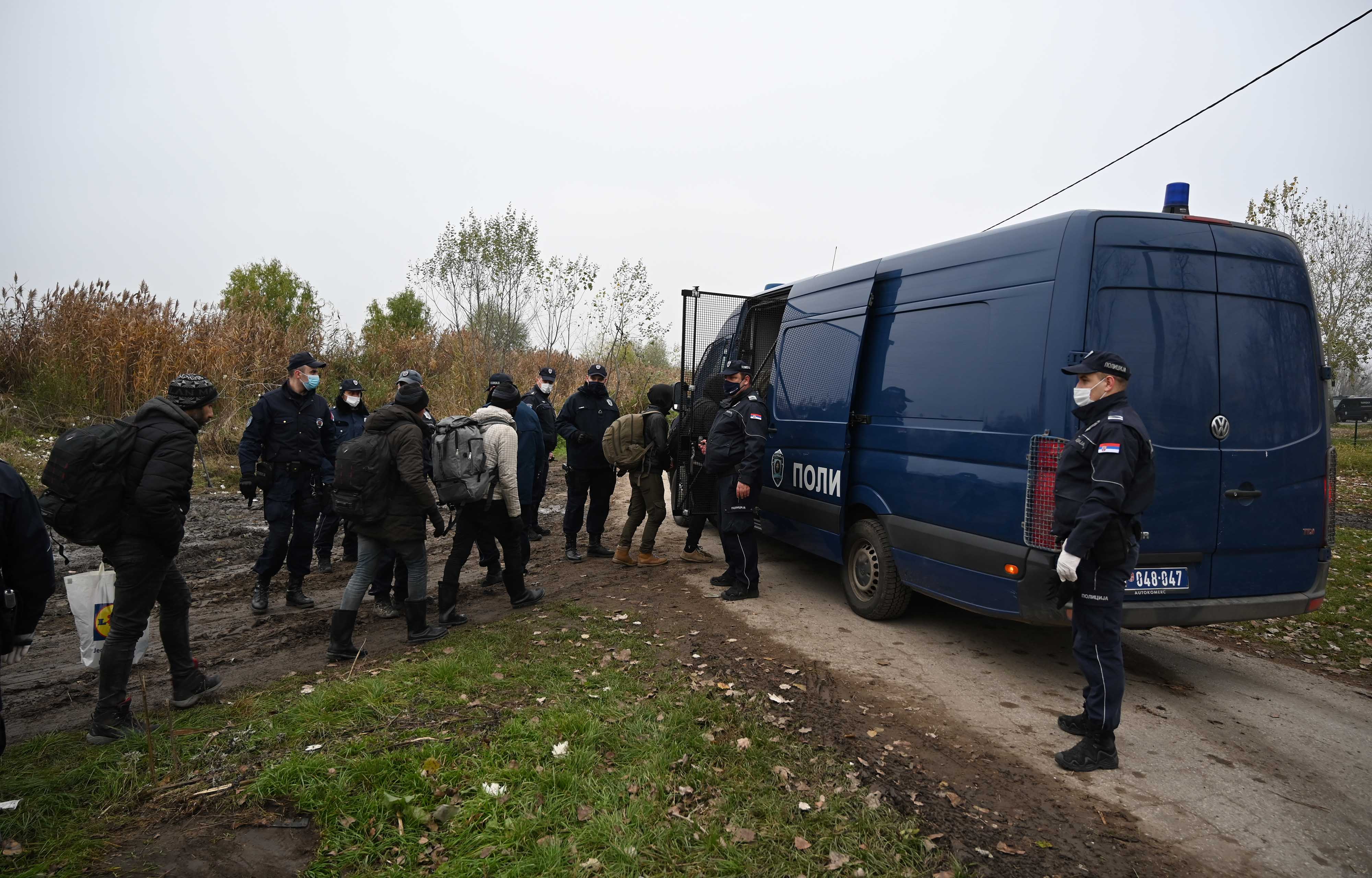 MUP-SAOPSTENJE-MINISTAR VULIN-MIGRANTI