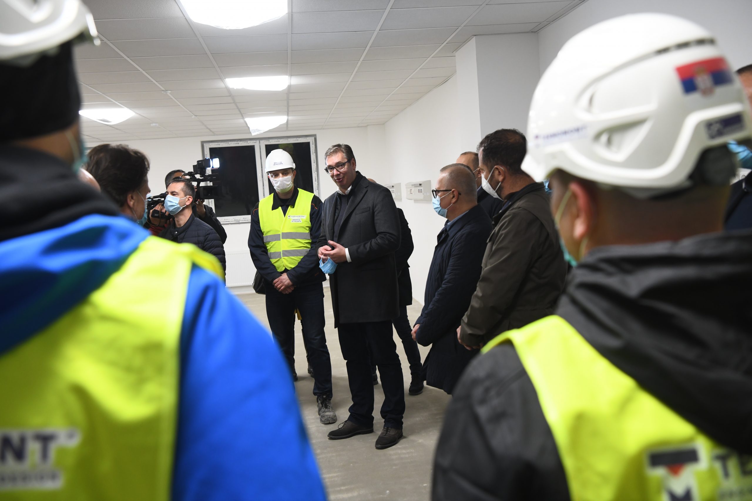Beograd, 07.11.2020. Batajnica, vojni kompleks "Zemun Ekonomija", izgradnja nove kovid bolnice, obilazak radova, gradilišta, treća smena, Aleksandar Vučić,  Foto: Goran Srdanov/Nova.rs