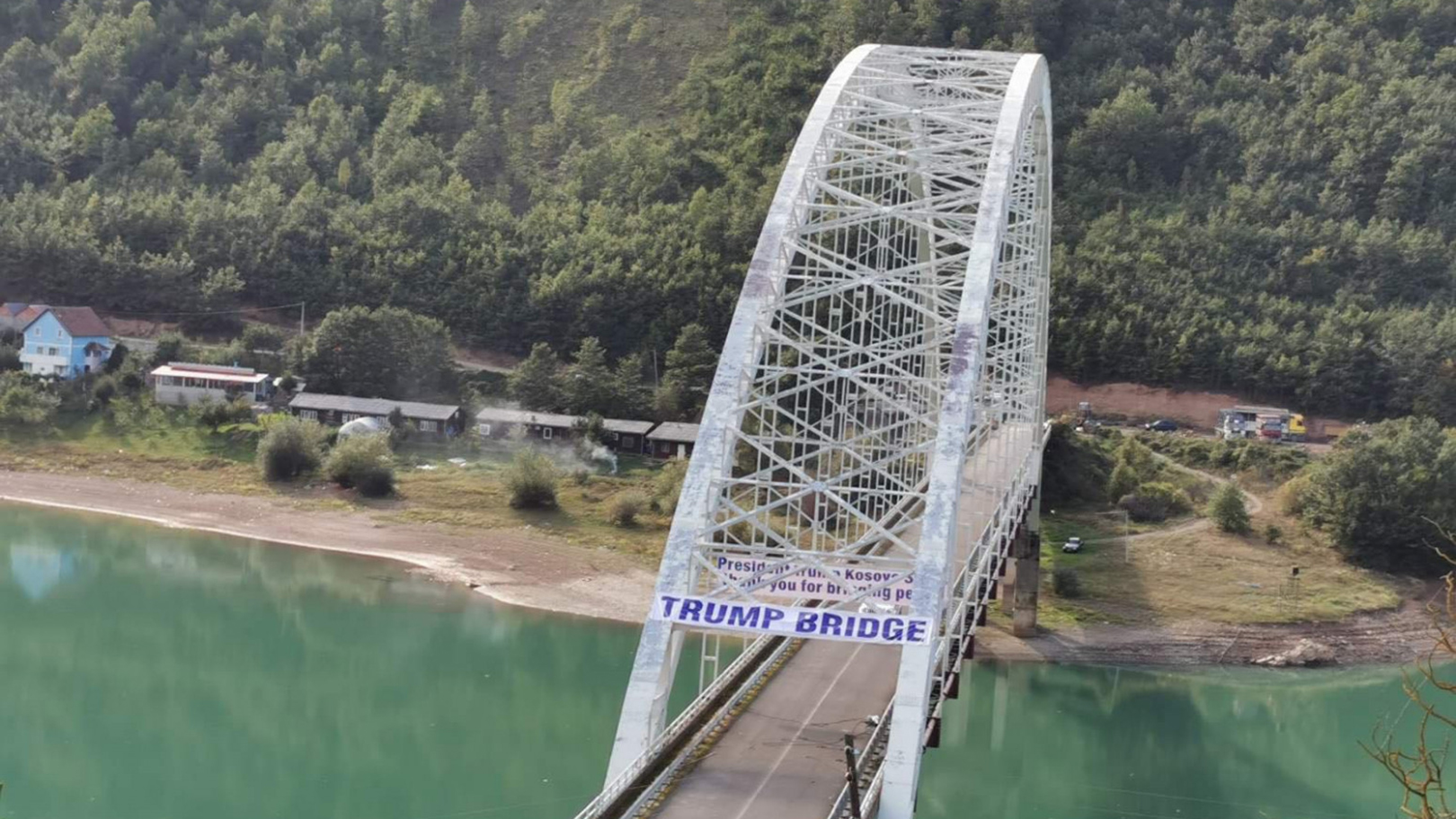 Most Tramp na Kosovu, Kosovo