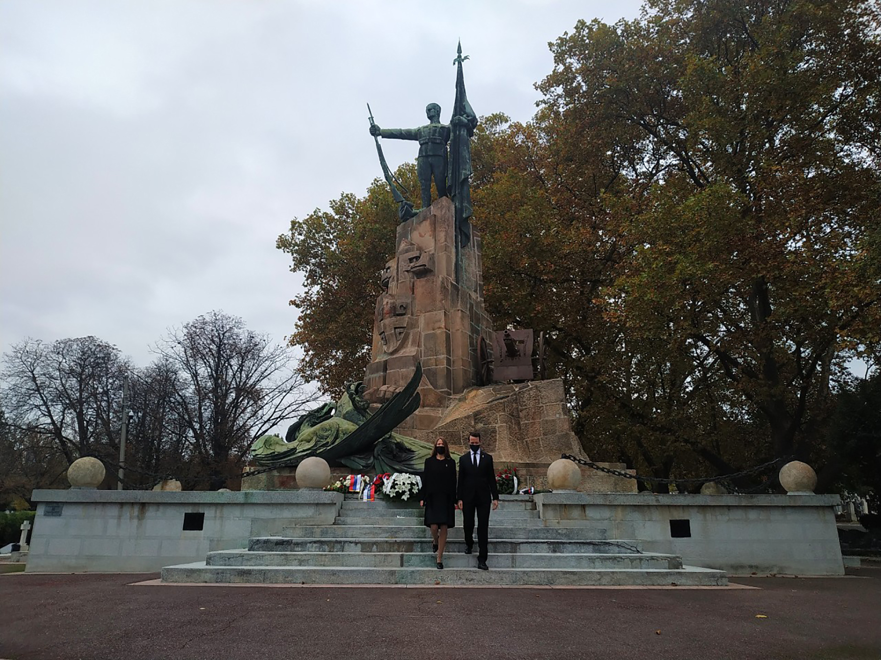 Princ Filip Karadjordjevic i princeza Danica Karadjordjevic polaganje venaca na Spomen kosturnicu branilaca Beograda u Prvom svetskom ratu