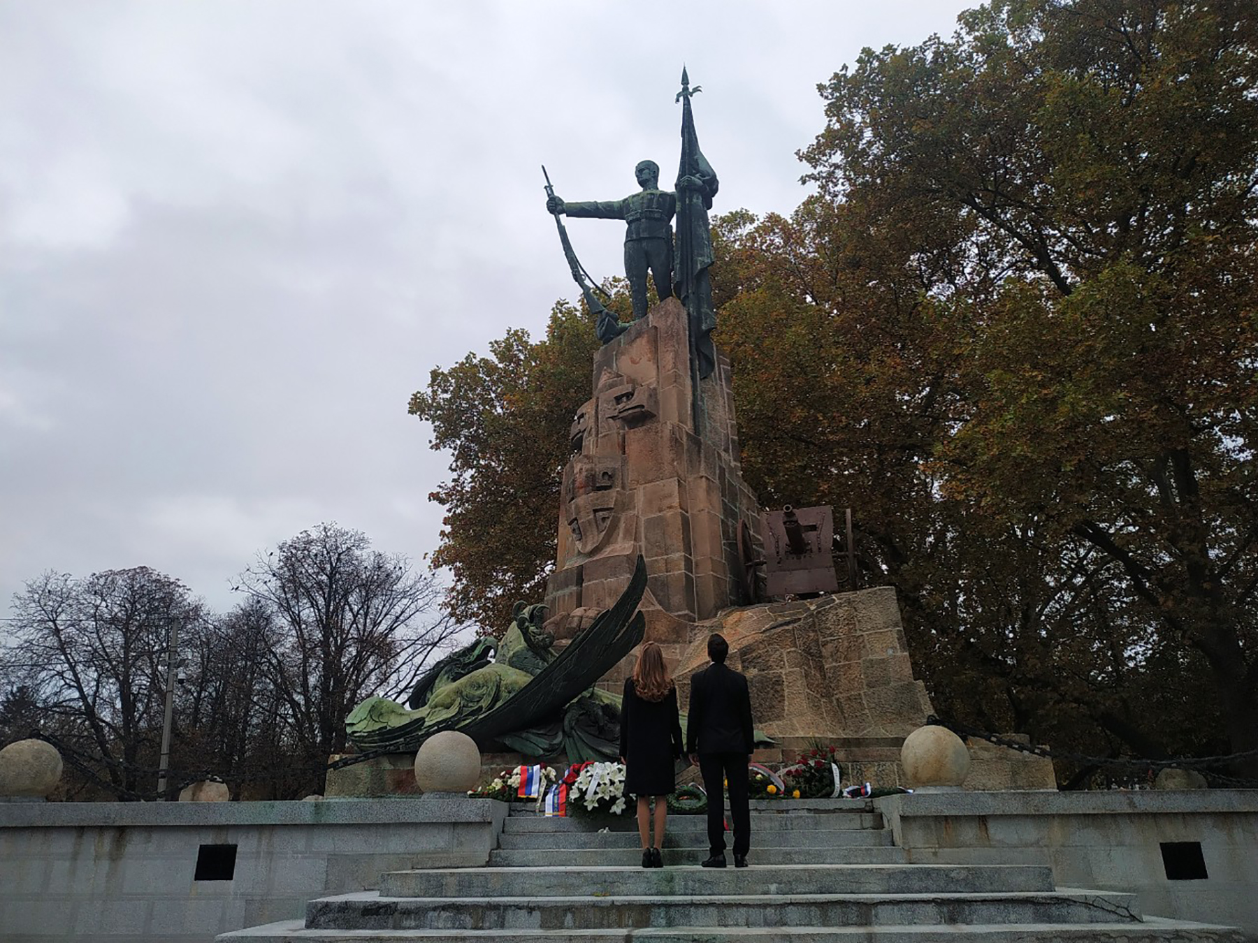 Princ Filip Karadjordjevic i princeza Danica Karadjordjevic polaganje venaca na Spomen kosturnicu branilaca Beograda u Prvom svetskom ratu