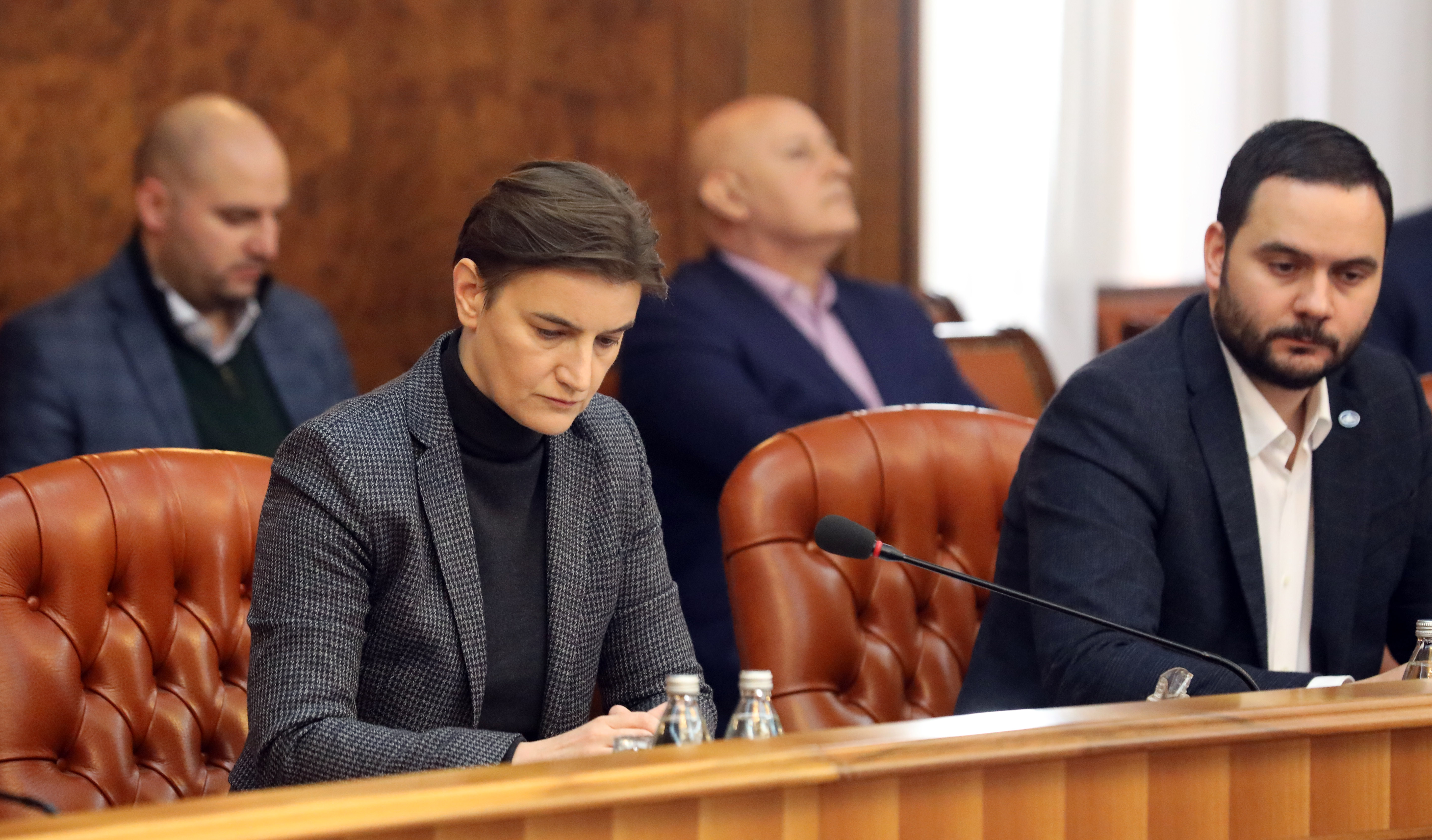 Beograd, 16. marta 2020.- Predsednica Vlade Republike Srbije Ana Brnabić (L) odrzala je danas sastanak Kriznog staba za suzbijanje zarazne bolesti COVID-19. FOTO TANJUG/ VLADA REPUBLIKE SRBIJE/ SLOBODAN MILJEVIC/ nr