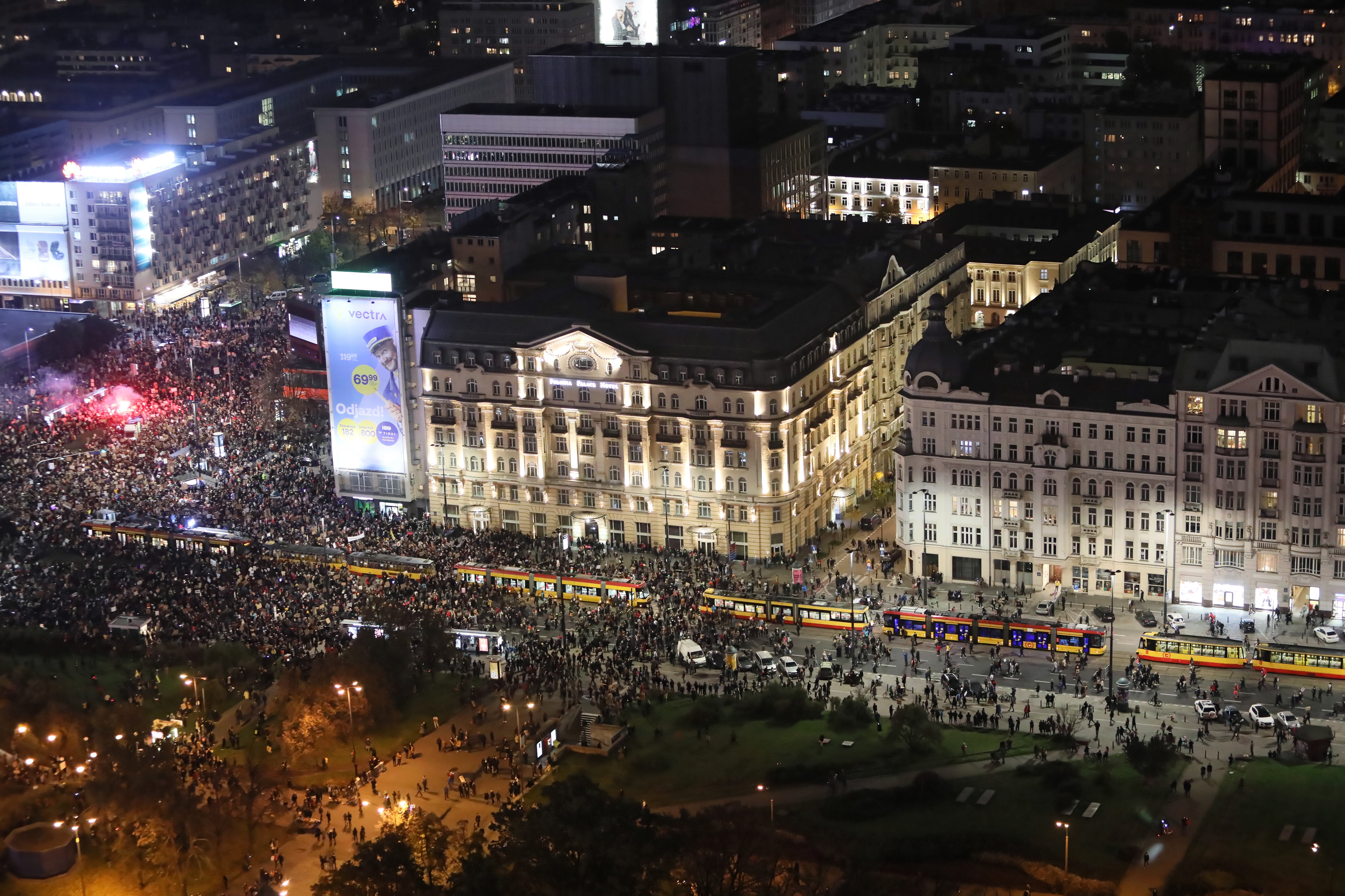 Women's 'March on Warsaw'