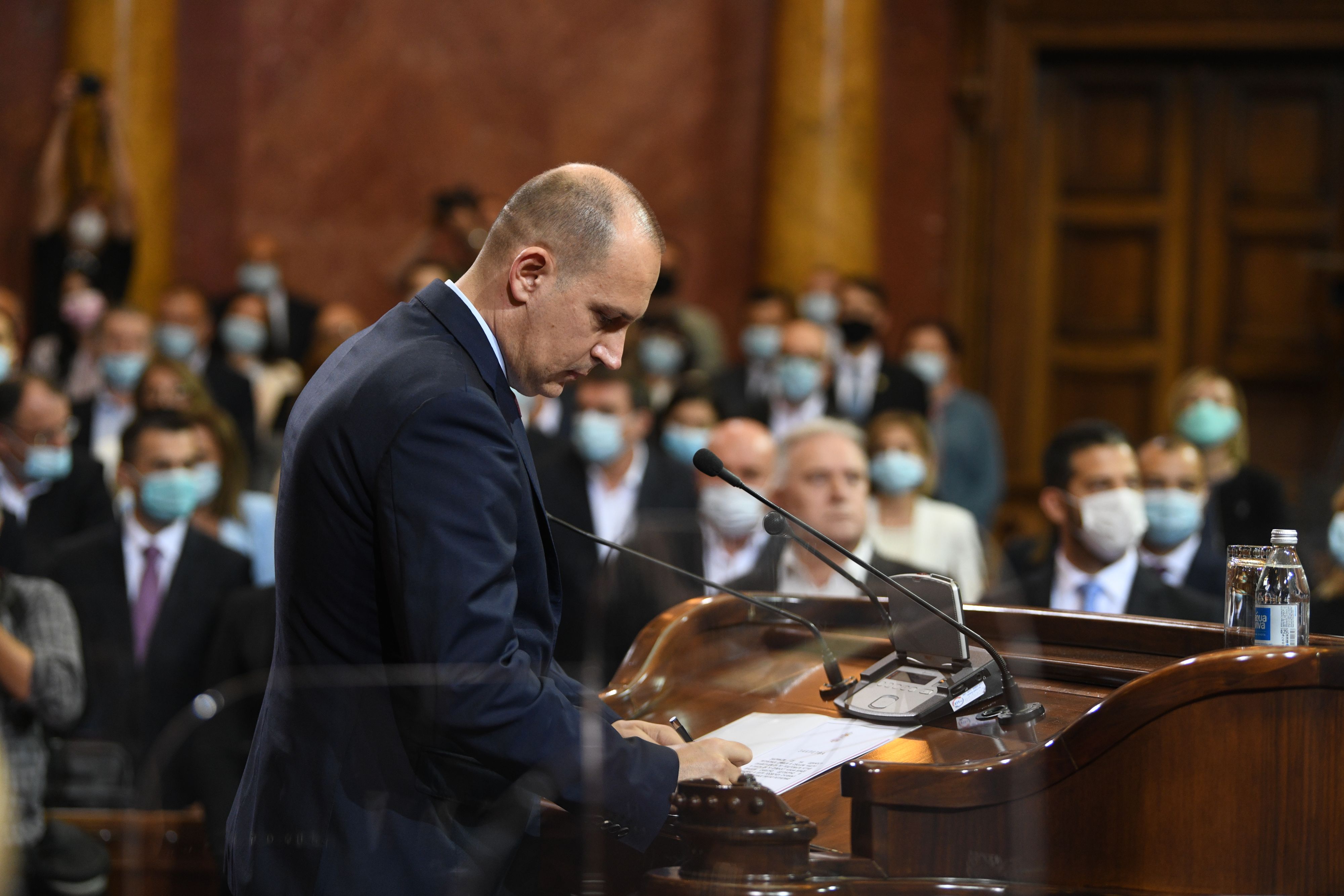 Beograd 28.10.2020. Skupština Srbije, poslanici, sednica, polaganje zakletve, potpisivanje, Ministarstvo zdravlja - Zlatibor Lončar Foto: Filip Krainčanić/Nova.rs