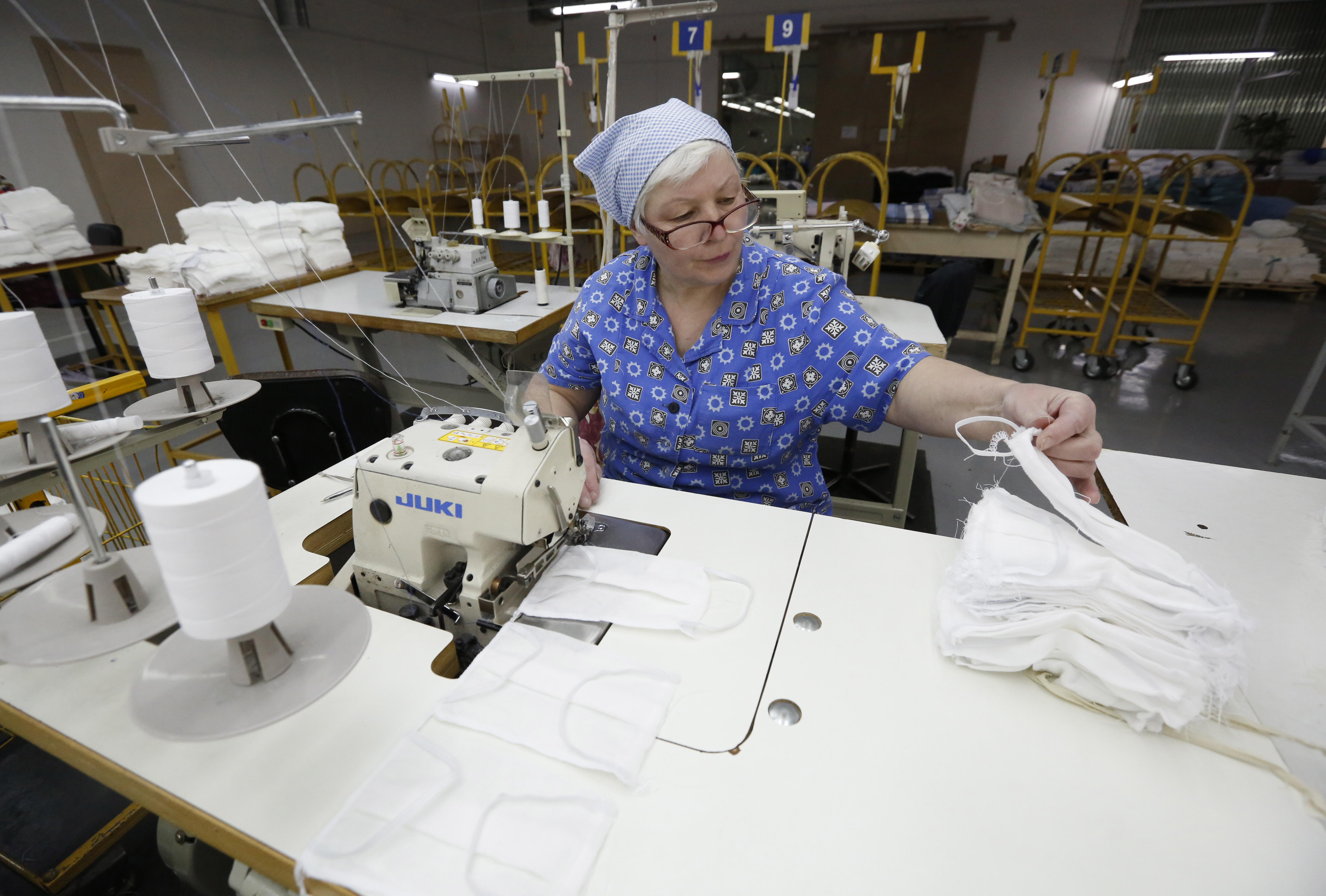 Government factory Blakit produces face masks in Baranovichi
