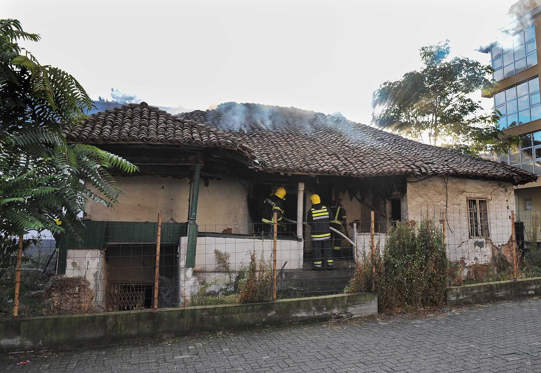 Kragujevac pozar vatrogasci gasenje pozara