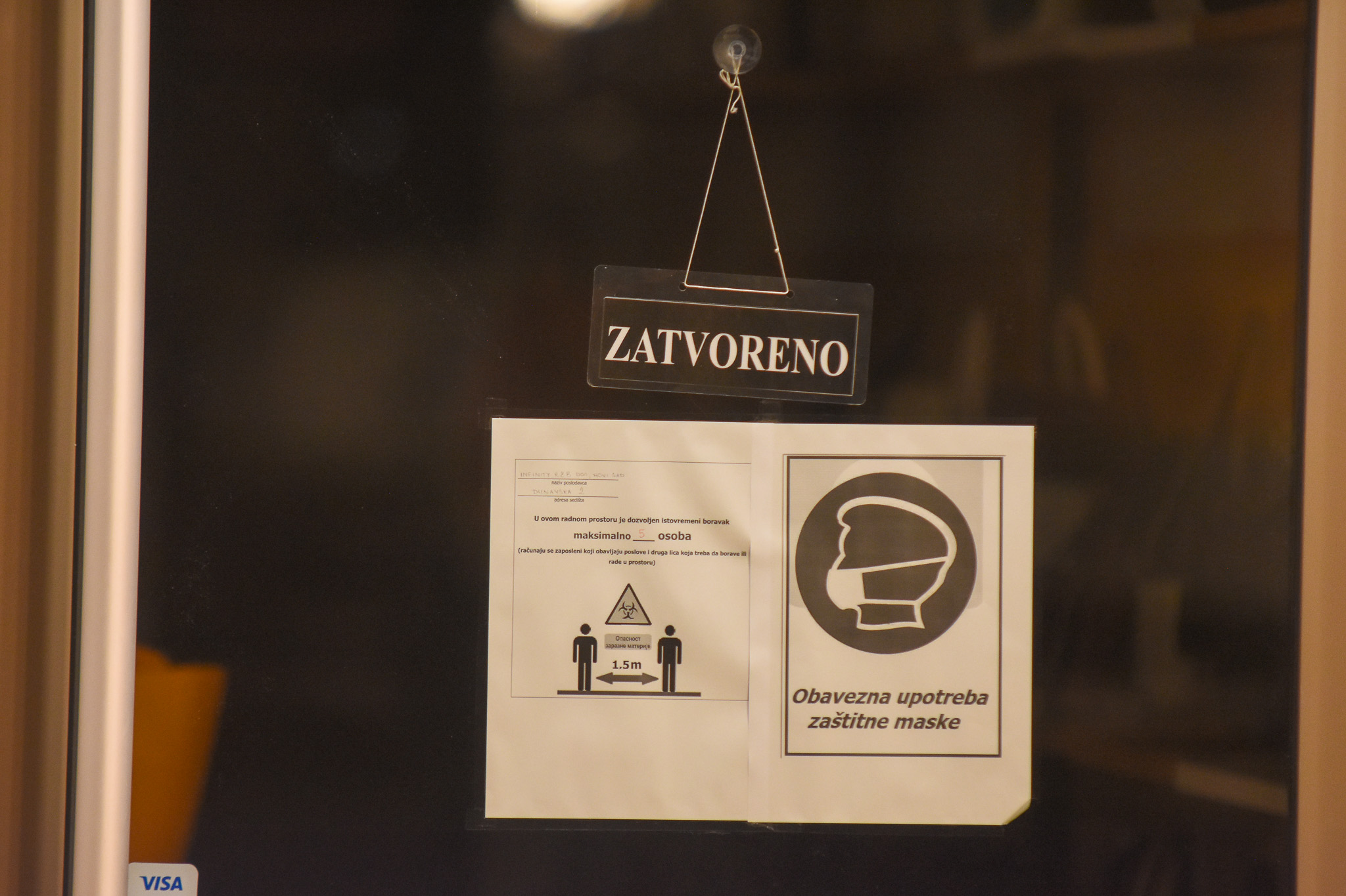 Novi Sad 17. novembar 2020. Zatvoreni kafici klubovi restorani i prodavnice zbog pandemije koronavirusa i naglog skoka obolelih zatvoreno Foto:Nenad Lazić/ Nova.rs