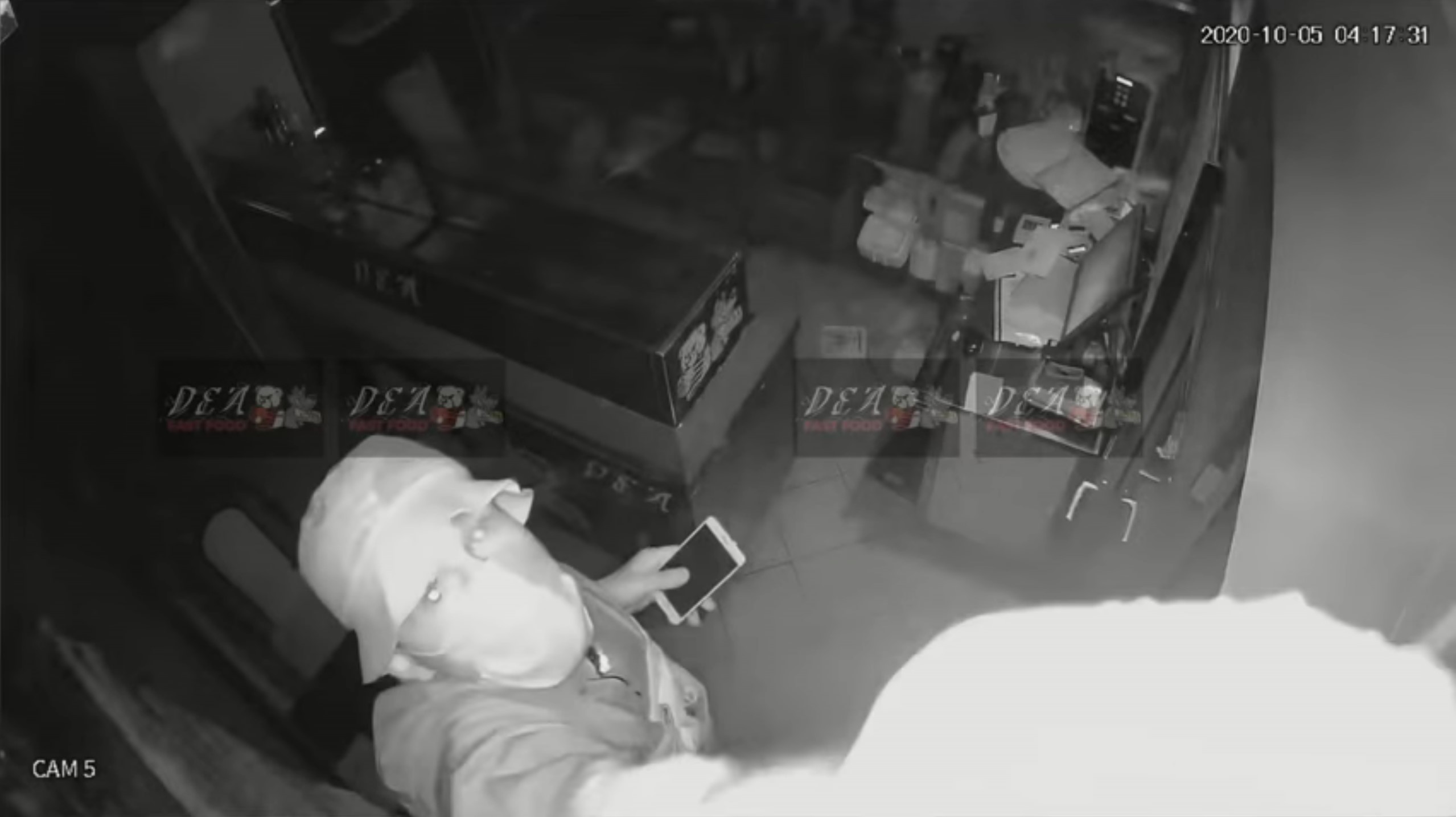 Krađa, kradja, lopov, kamera, brza hrana, fast food, fast fud, Dea Fast Food Foto: Printscreen/YouTube/ DEA FAST FOOD NBG