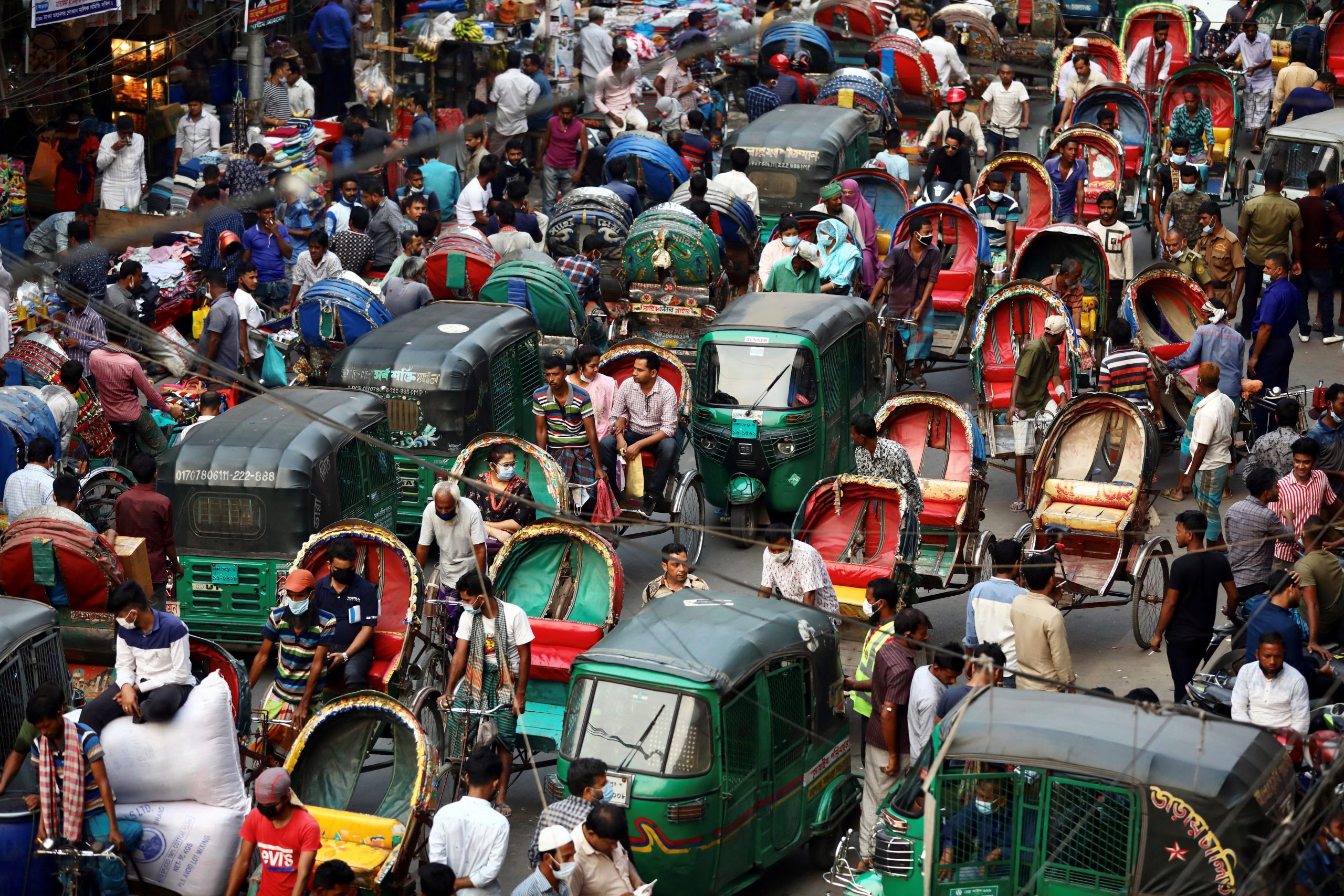 Vehicles are seen stuck on a road in Dhaka, Bangladesh, November 19, 2020. REUTERS/Mohammad Ponir Hossain