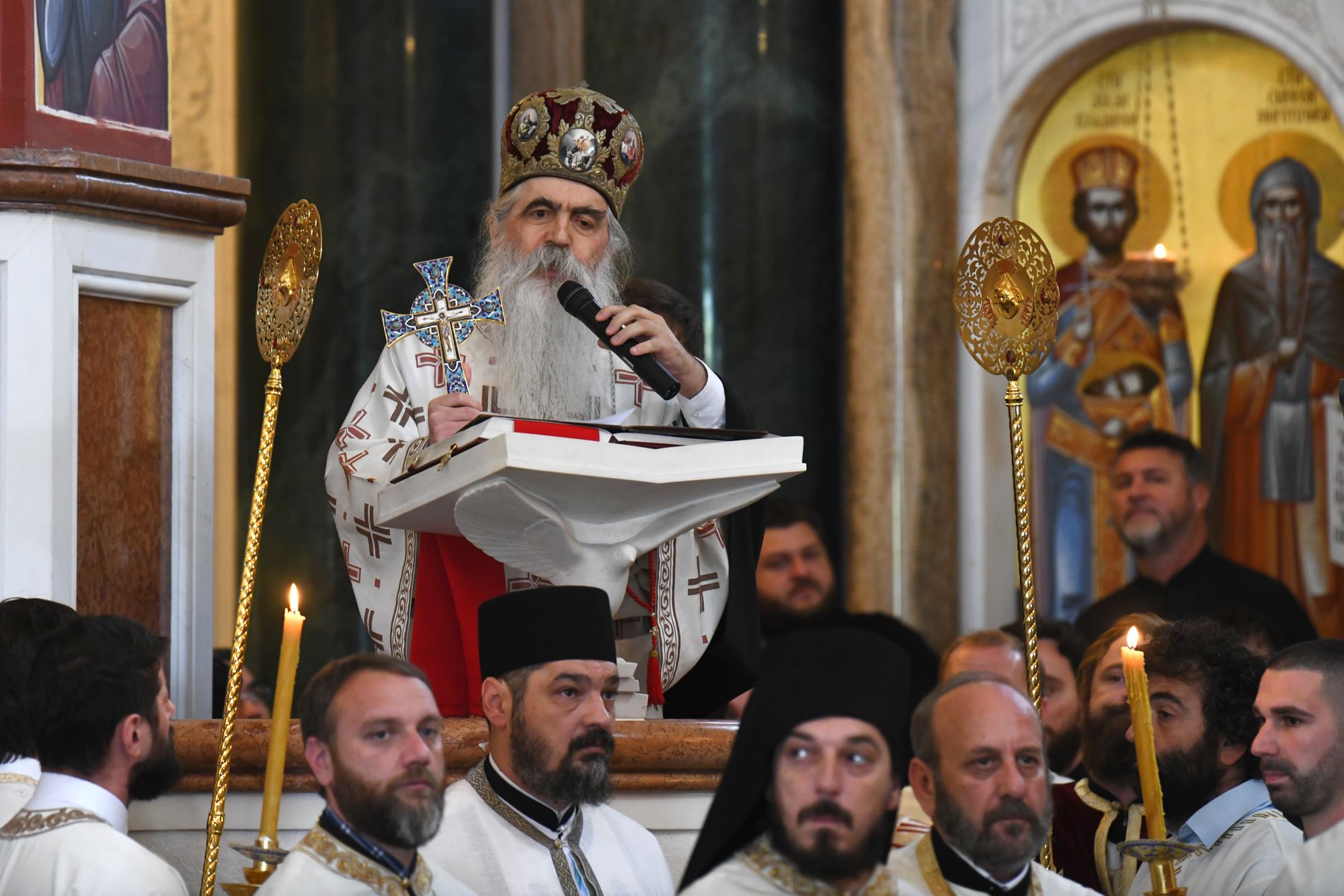 Podgorica, 01.11.2020. Hram Hristovog Vaskrsenja u Podgorici, Saborni hram Podgorica, Saborna crkva Podgorica, Liturgija, opelo i sahrana Amfilohija Radovica, zaupokojena liturgija, Irinej Bulović episkop Bački Foto: Goran Srdanov/Nova.rs